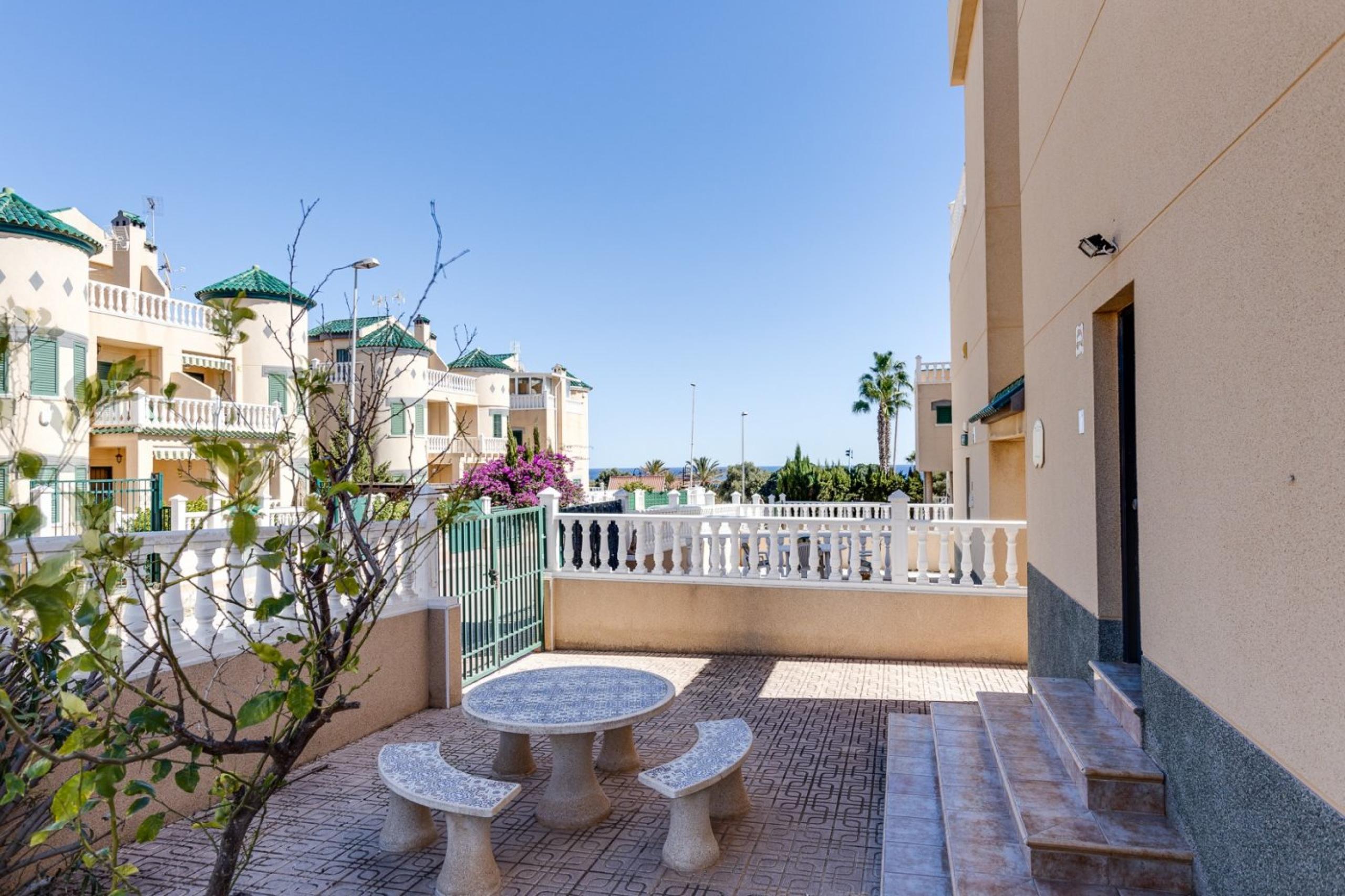 Villa détachée avec vue sur la mer et à moins de 300 mètres de Cala del Moro, Torrevieja.