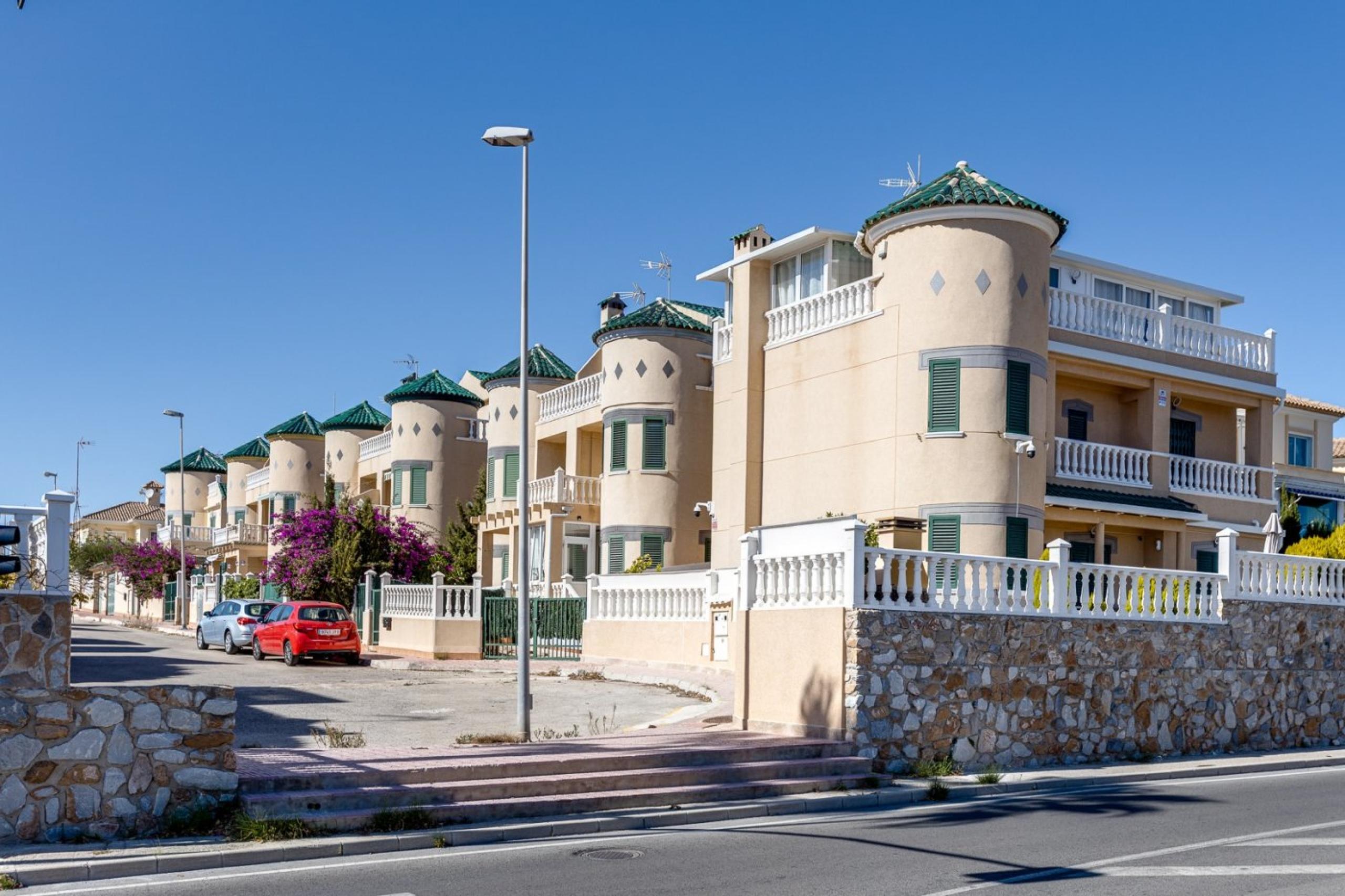 Villa détachée avec vue sur la mer et à moins de 300 mètres de Cala del Moro, Torrevieja.