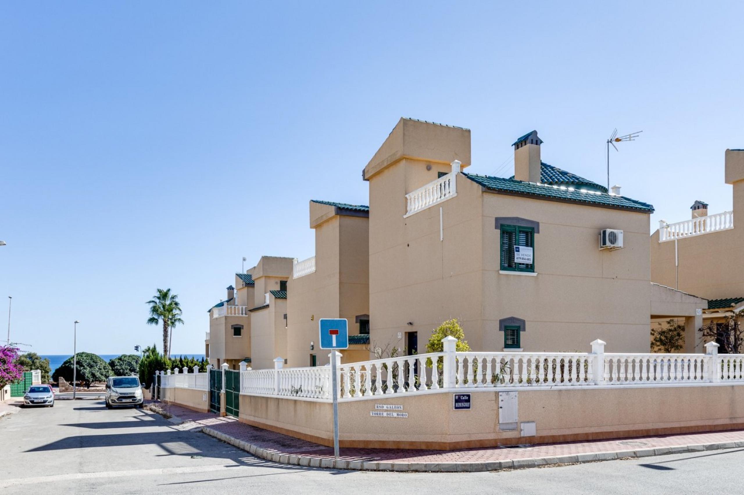 Villa détachée avec vue sur la mer et à moins de 300 mètres de Cala del Moro, Torrevieja.