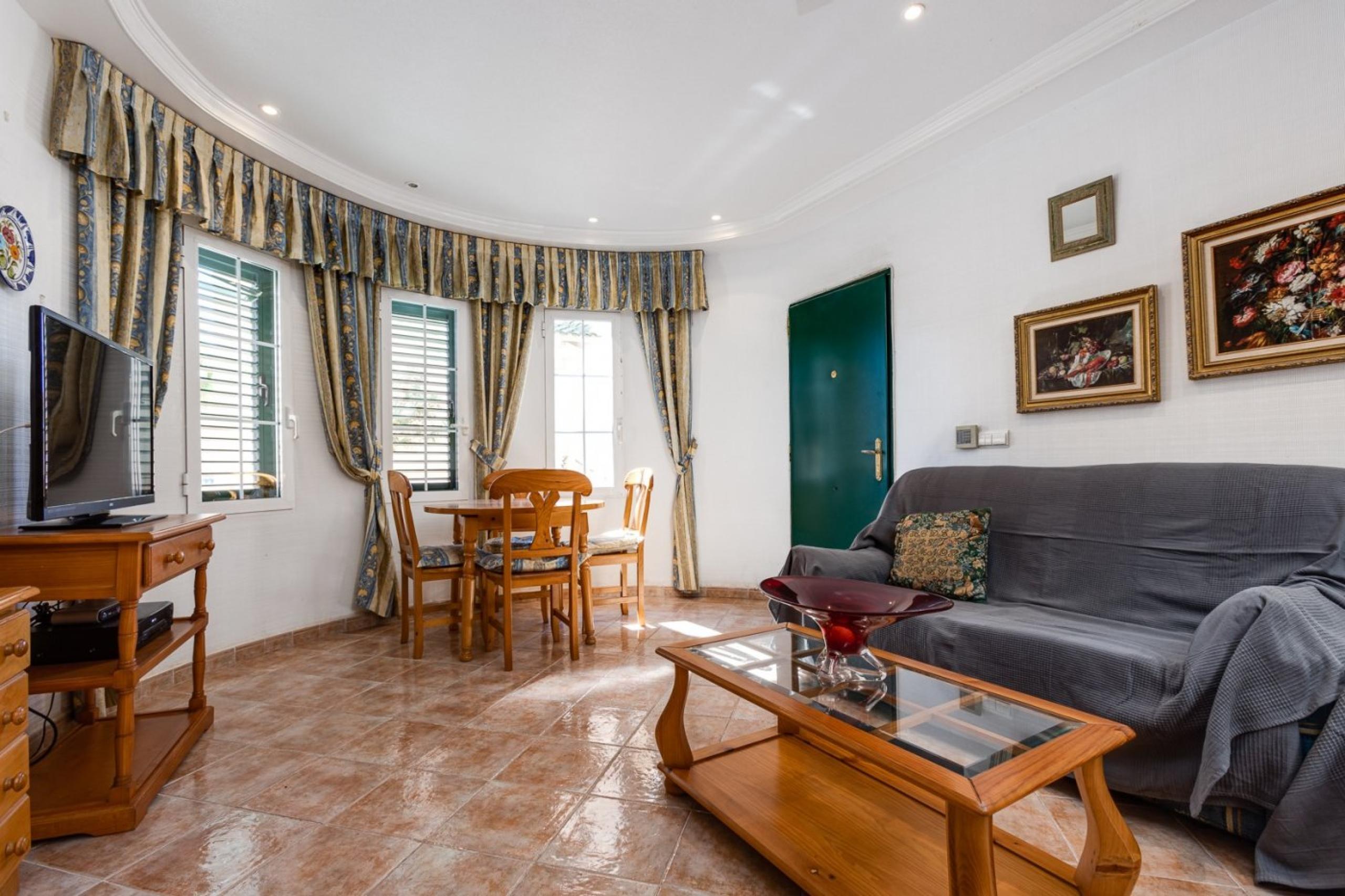 Villa détachée avec vue sur la mer et à moins de 300 mètres de Cala del Moro, Torrevieja.