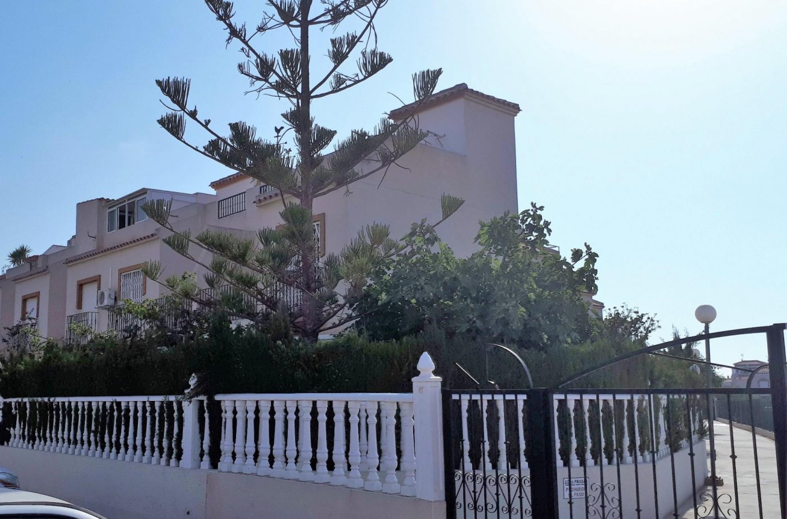 Duplex avec piscine à 5 minutes de la plage