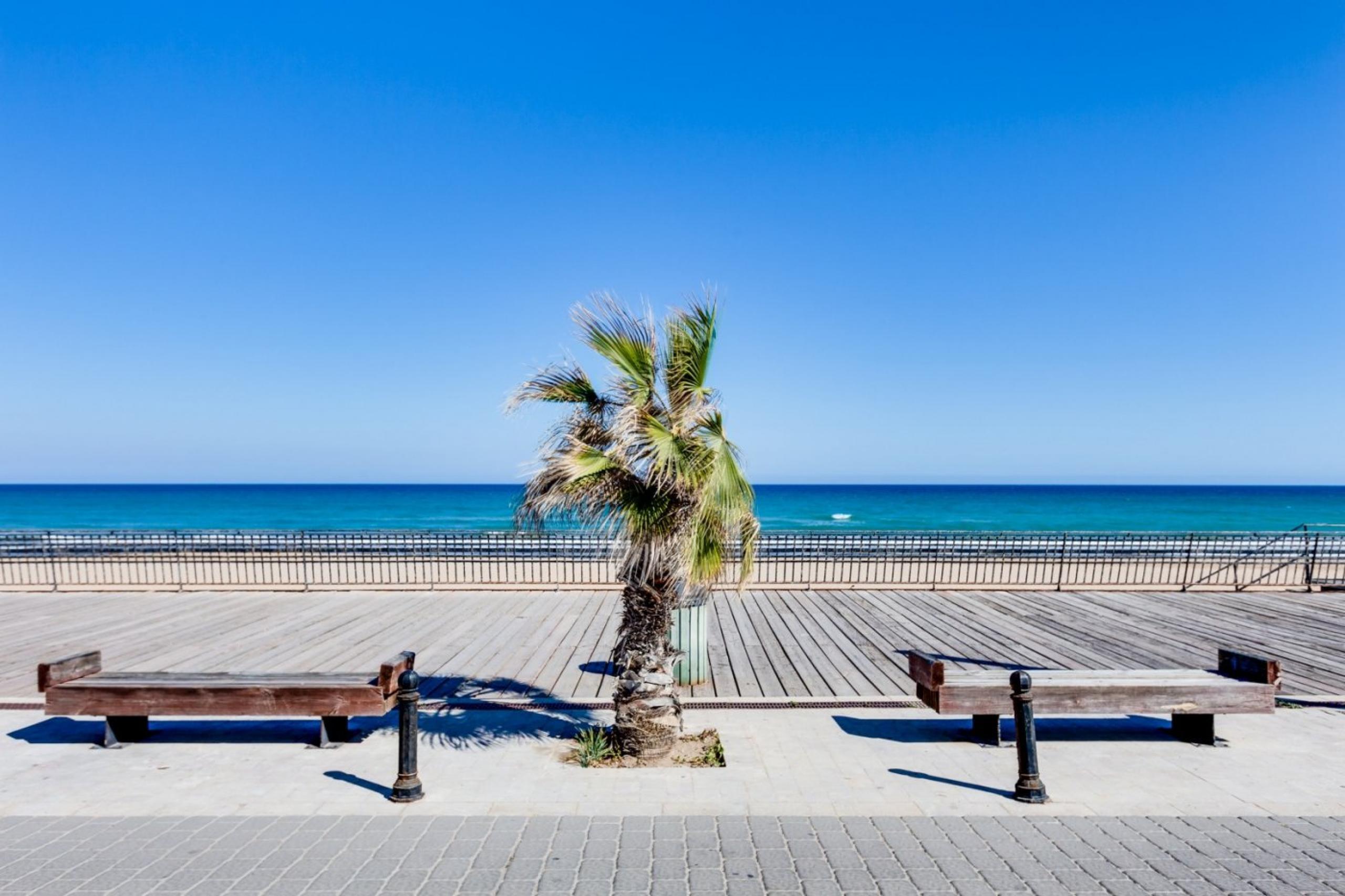 Rez-de-chaussée avec grand porche à La Mata (Torrevieja)