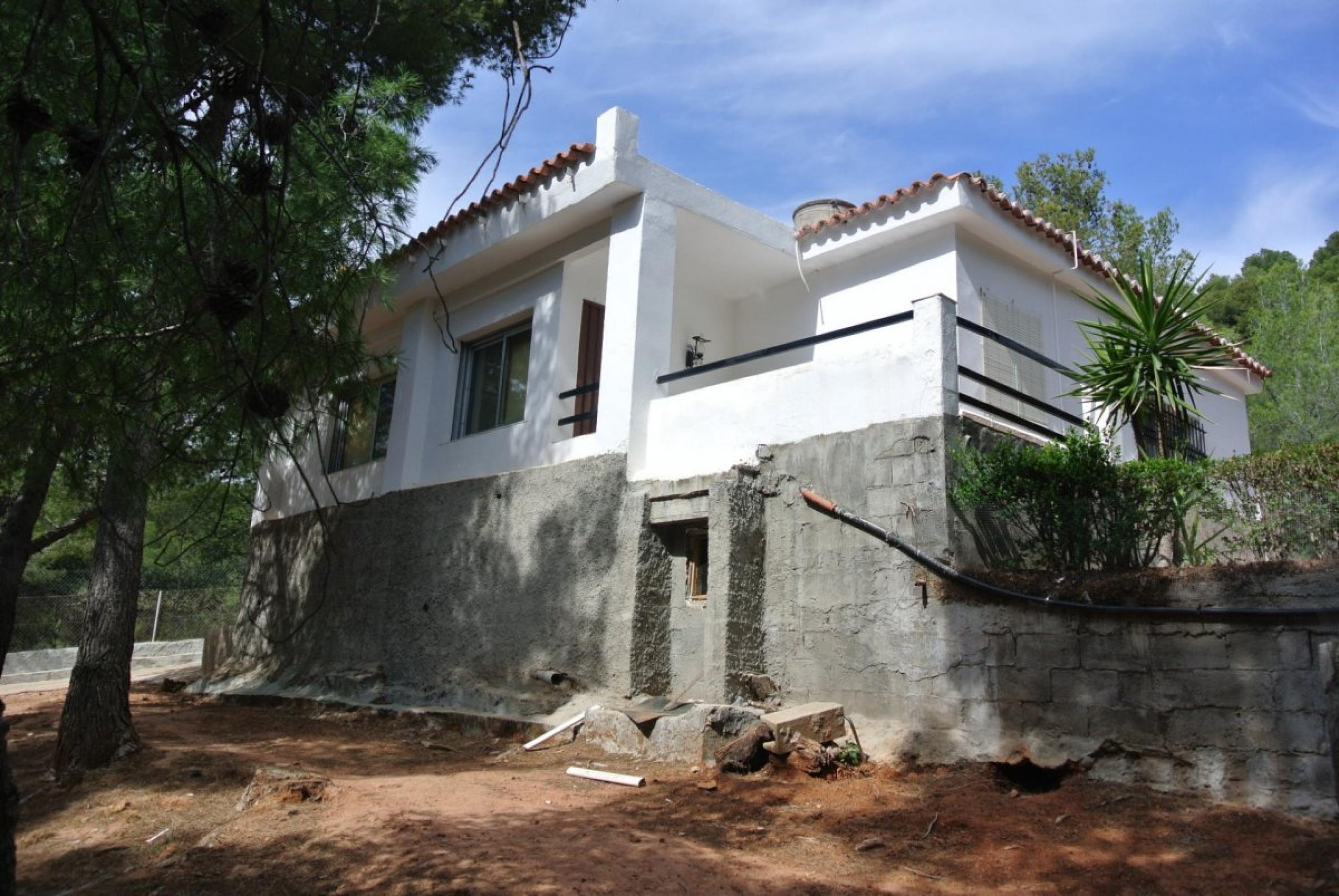 Terrain avec cottage à Nazelra (Valence)