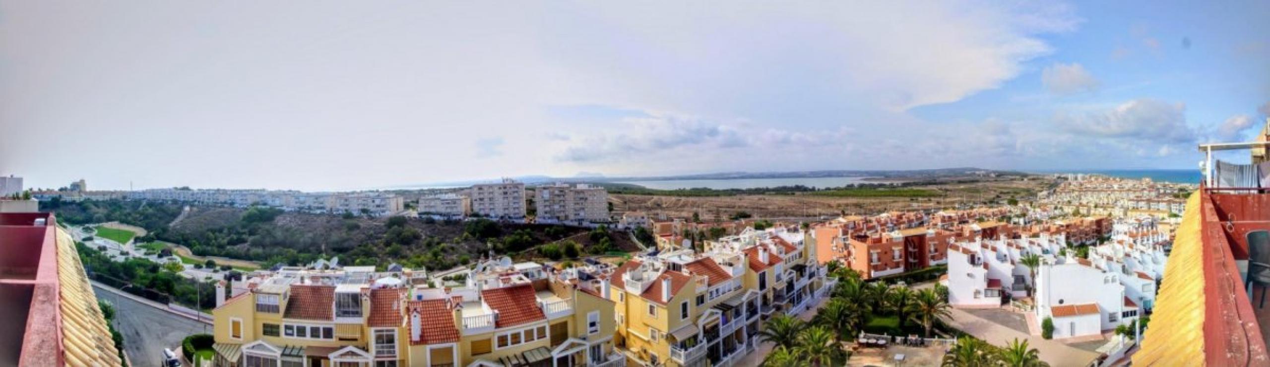 Grand filet rénové avec vue sur la mer en résidentiel avec piscine commune et parking