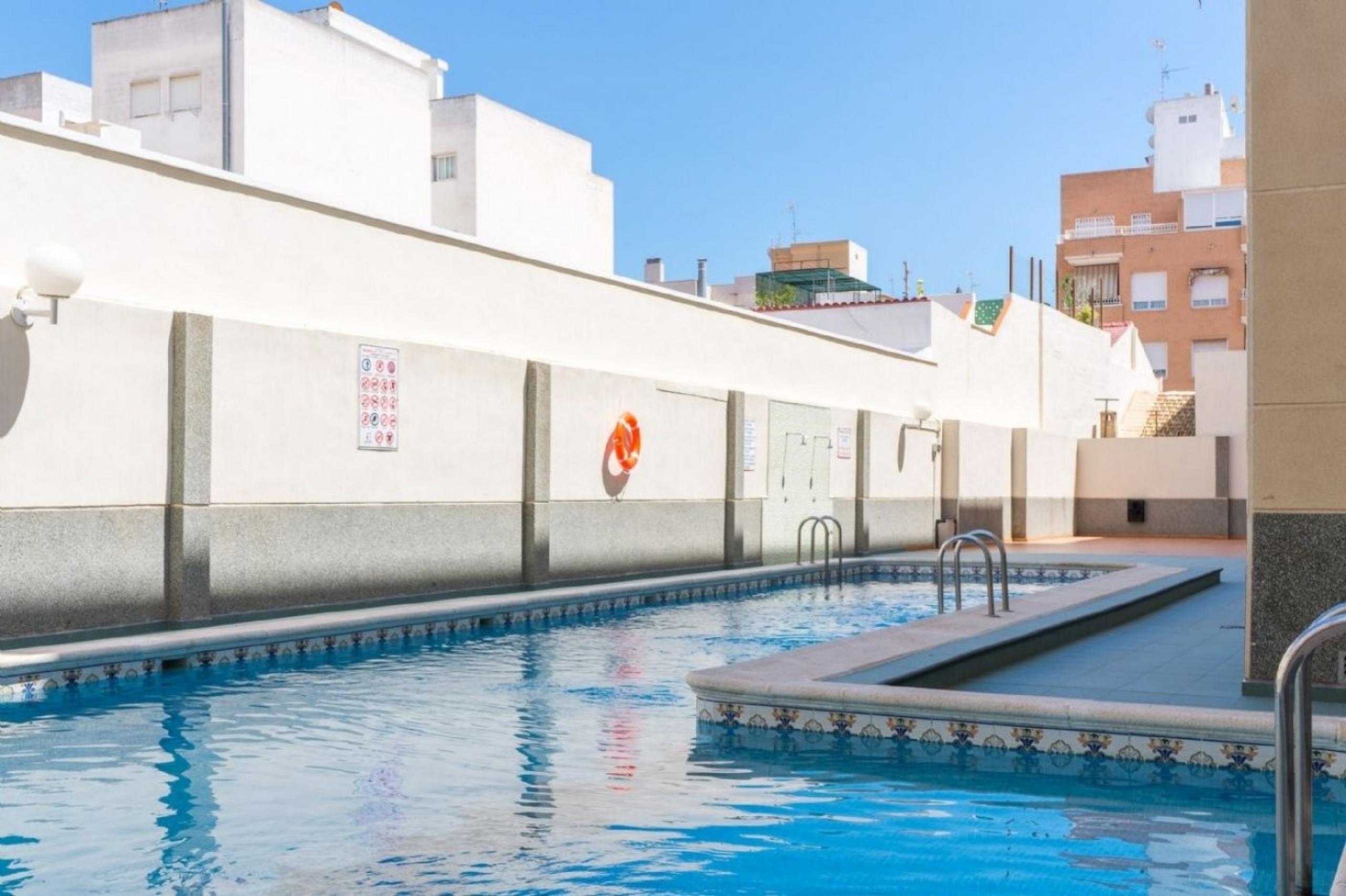 Appartement de 2 chambres avec piscine au centre