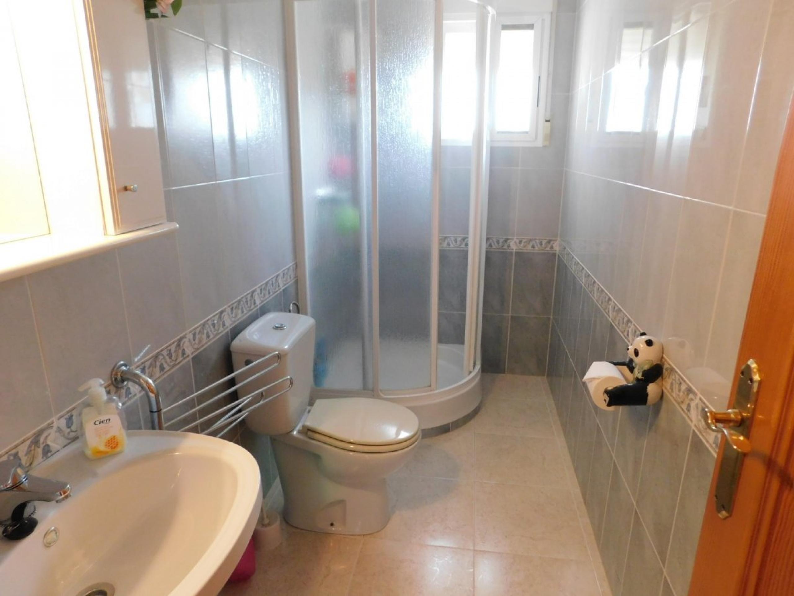 Vente - Villa - Villamartin - 5 chambres - 4 BaÃ'os- Toilettes-224 m2- Terrain 463 m2- Piscine