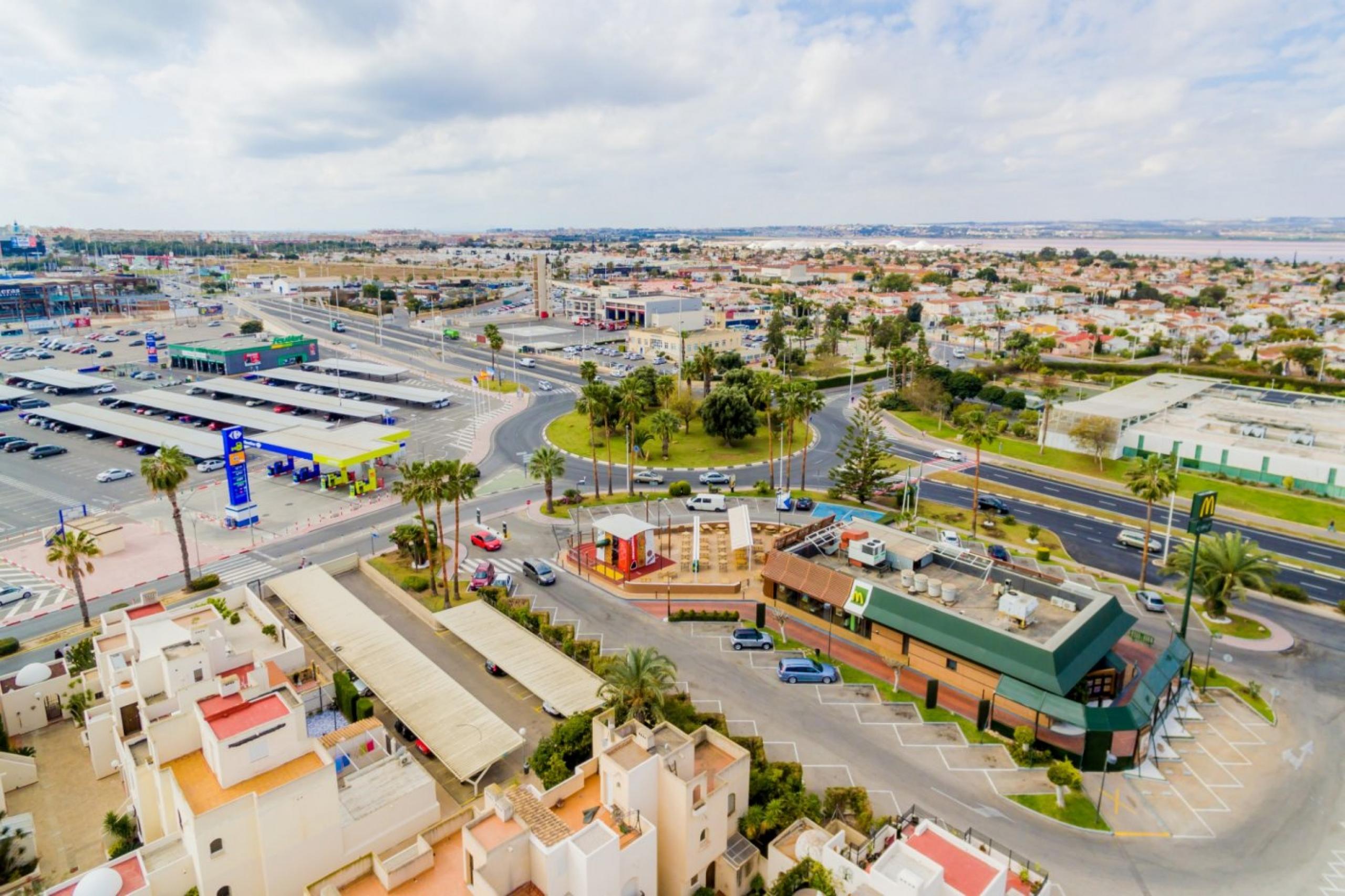 Villas de luxe à seulement 100 m de Carrefour à Torrevieja