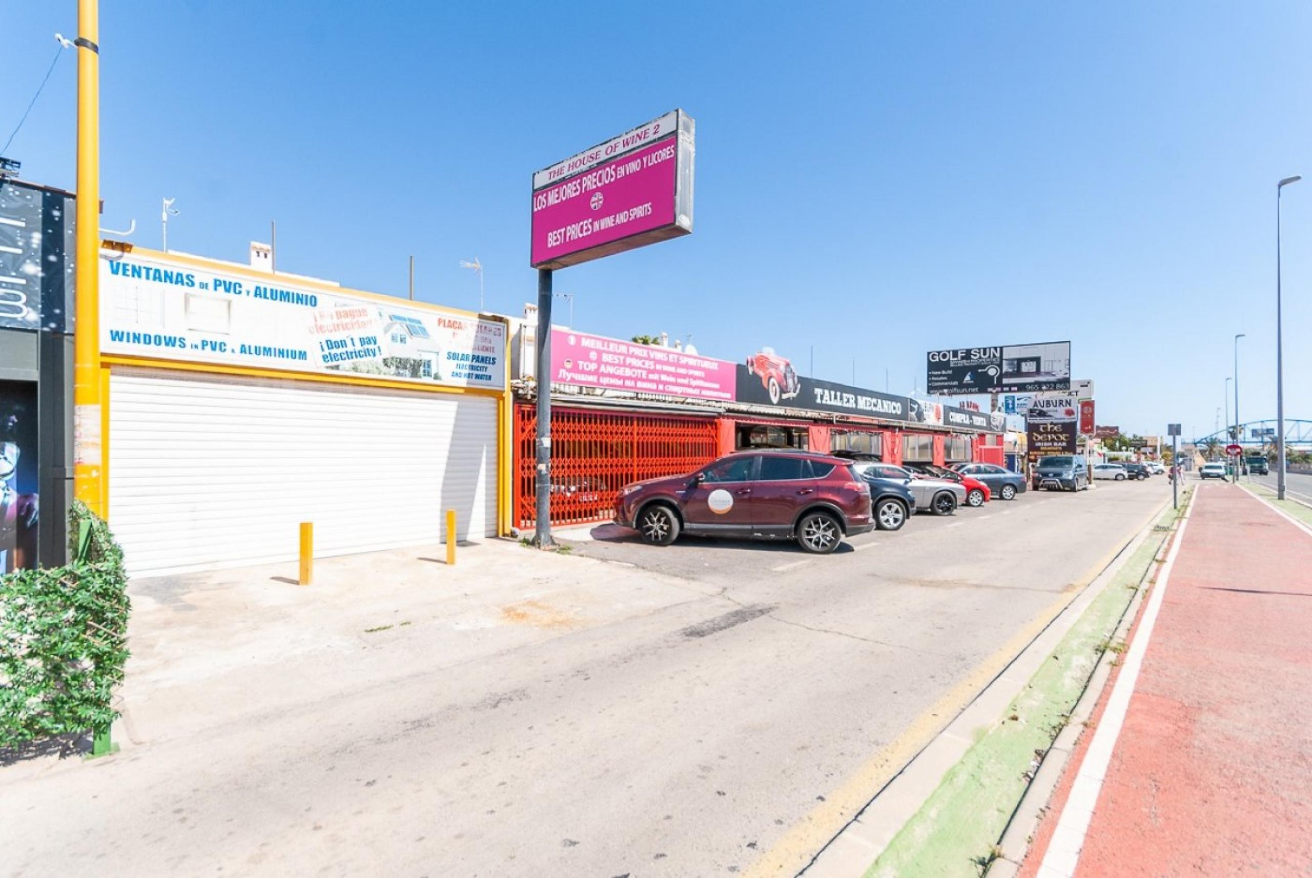 Locaux commerciaux dans la zone de passage