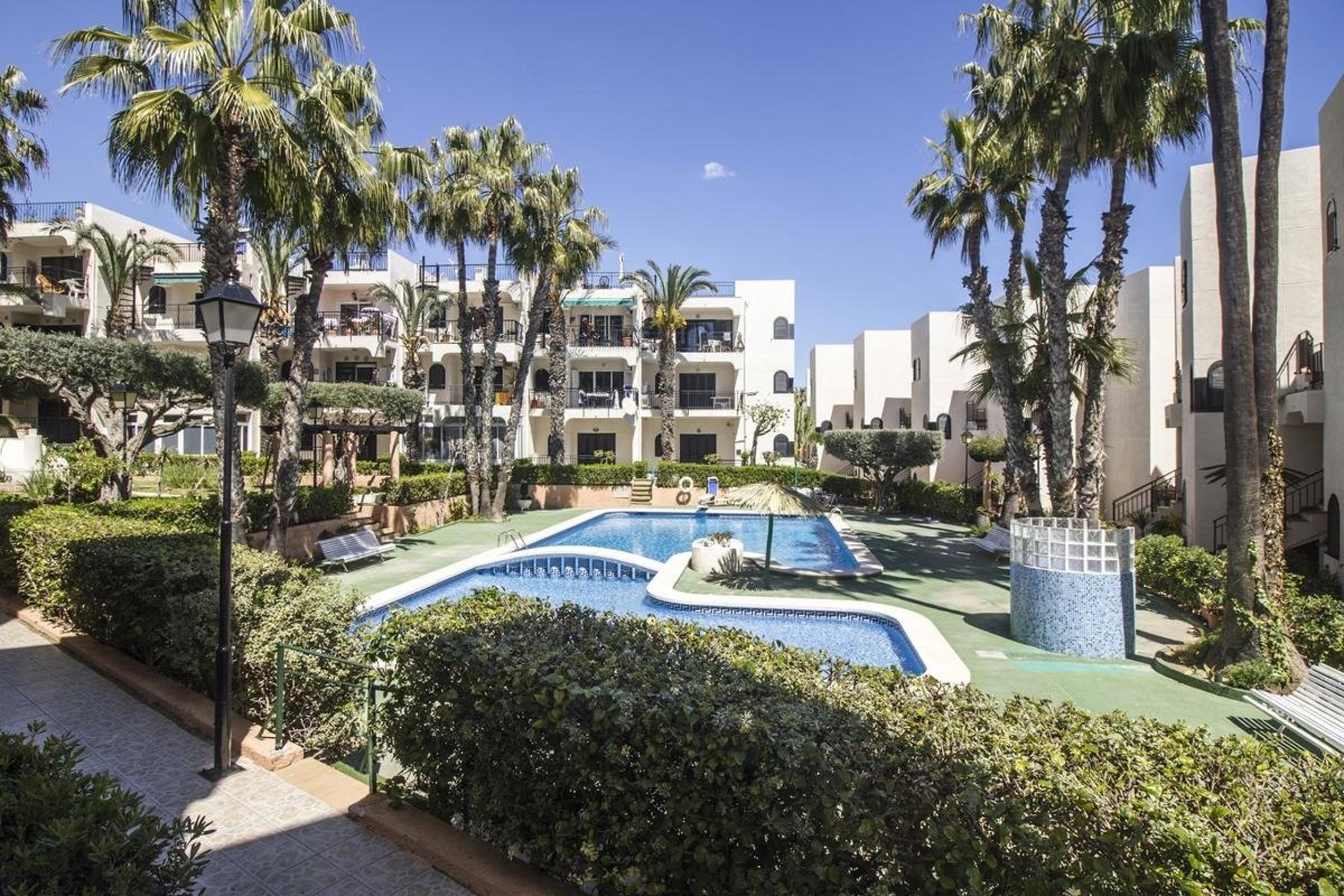 Appartement à Torre del Moro avec vue sur la piscine et la mer