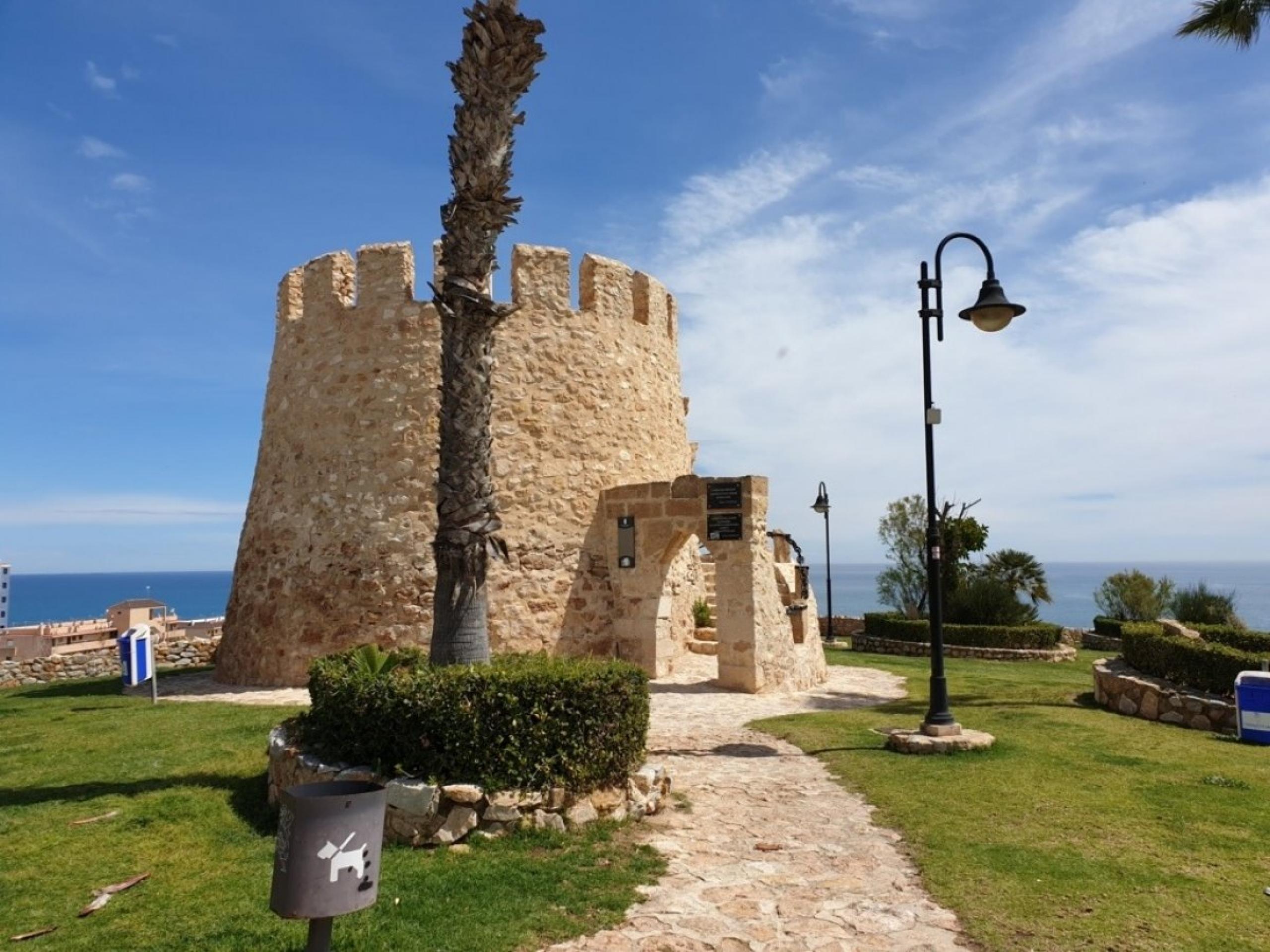 Appartement à Torre del Moro avec vue sur la piscine et la mer