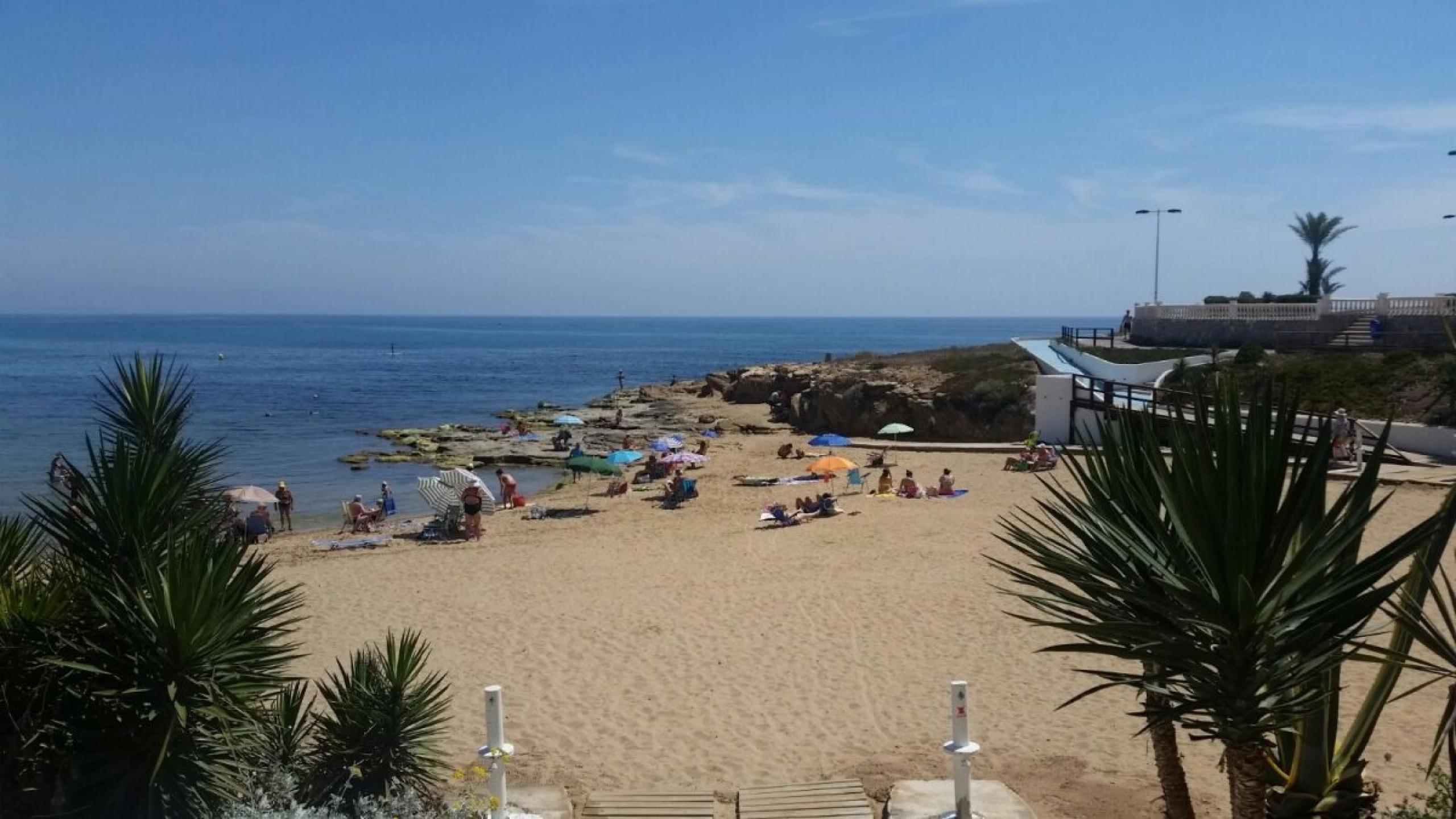 Appartement à Torre del Moro avec vue sur la piscine et la mer