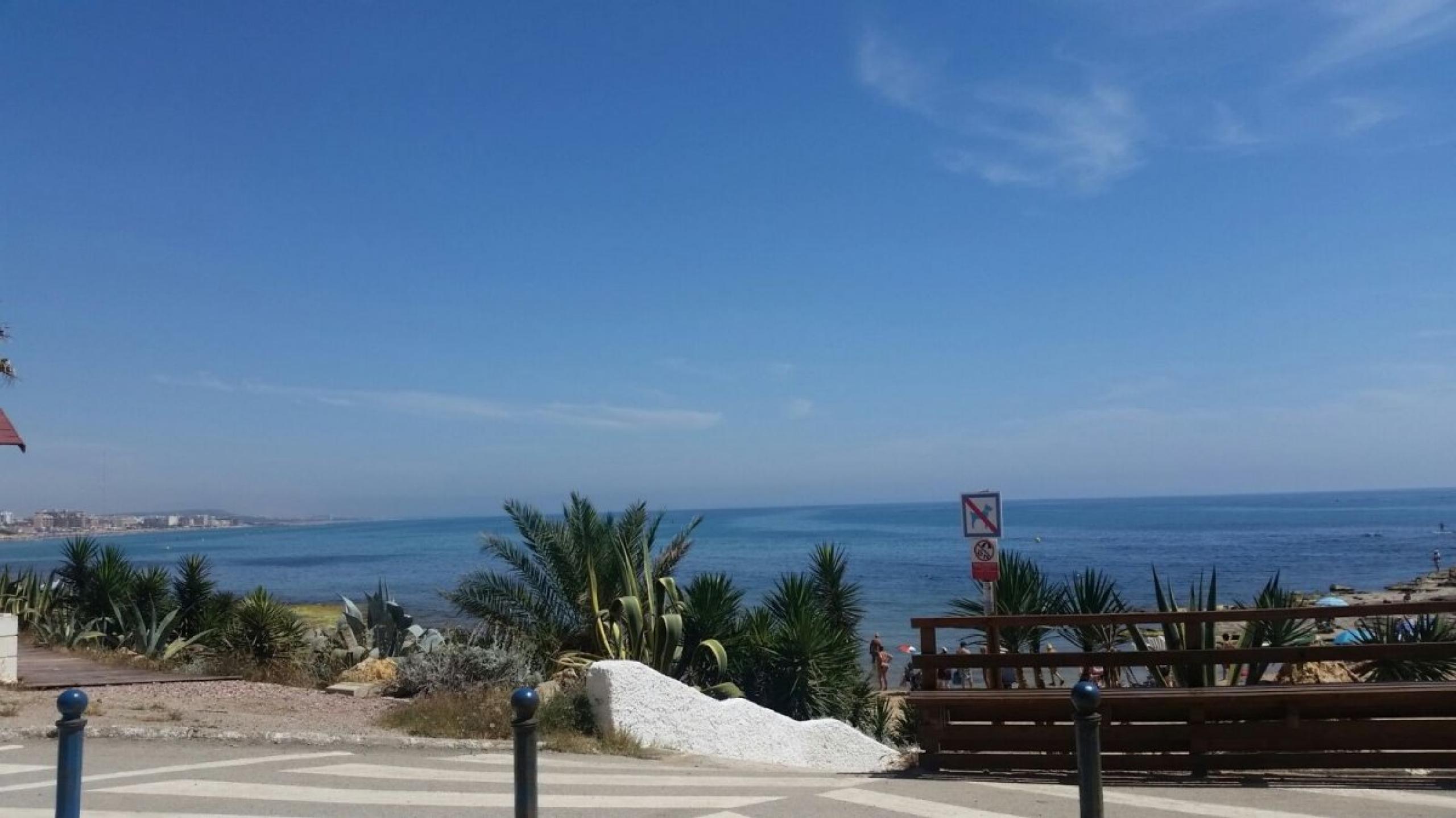 Appartement à Torre del Moro avec vue sur la piscine et la mer