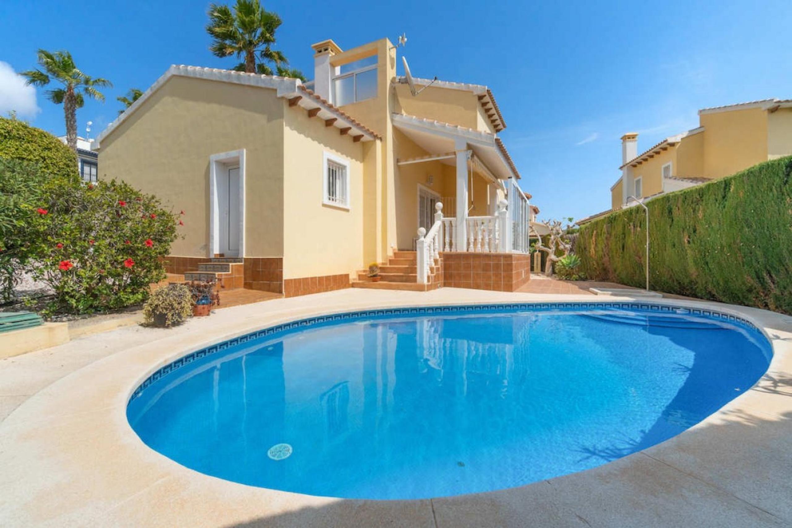 Belle villa de luxe de 3 chambres à coucher à Set Rioja à Villamartin Golf