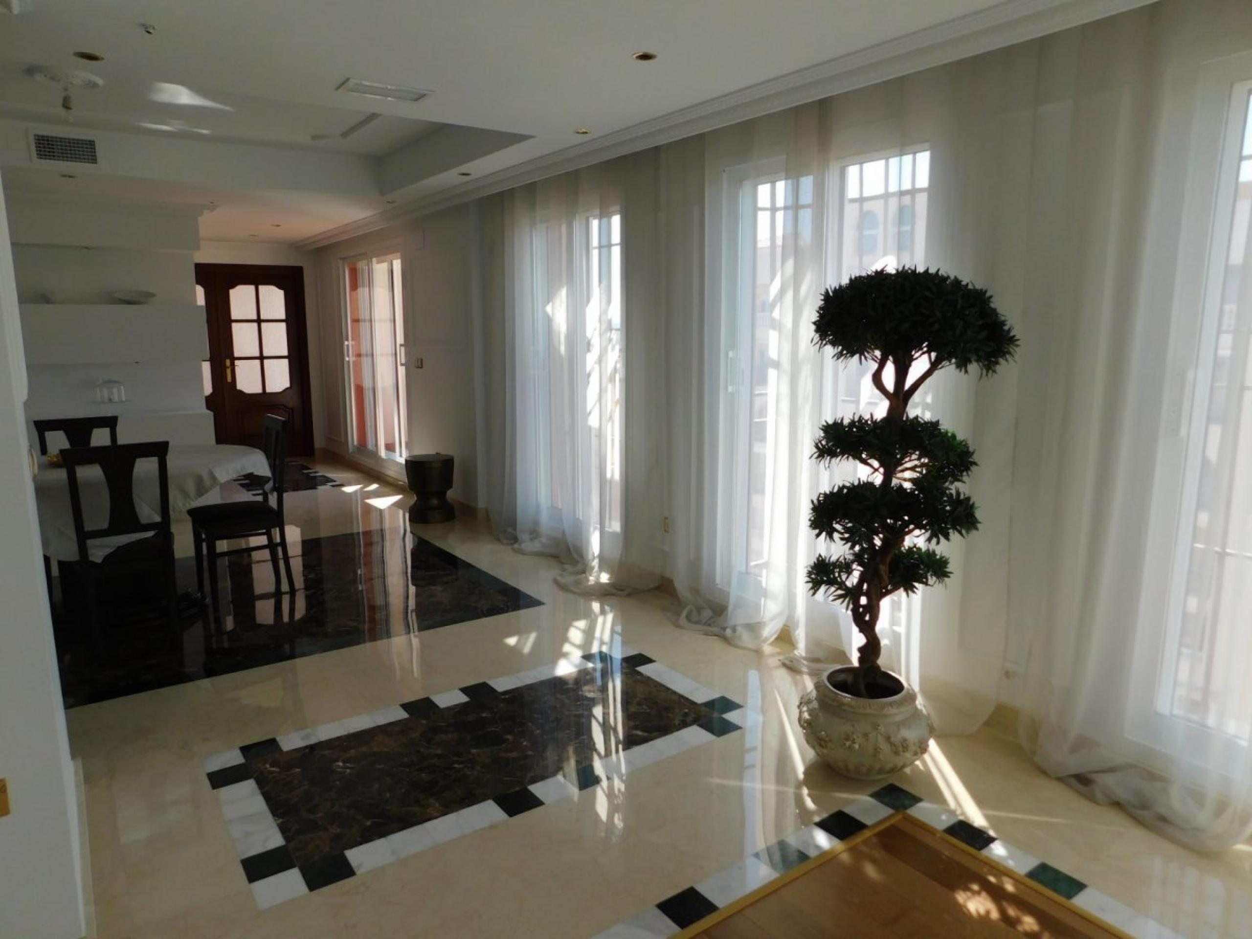 Vente de luxe surplombant la mer- Torrevieja- 3 chambres- 2 BaÃ'os- 120 m2- solitaire- garage