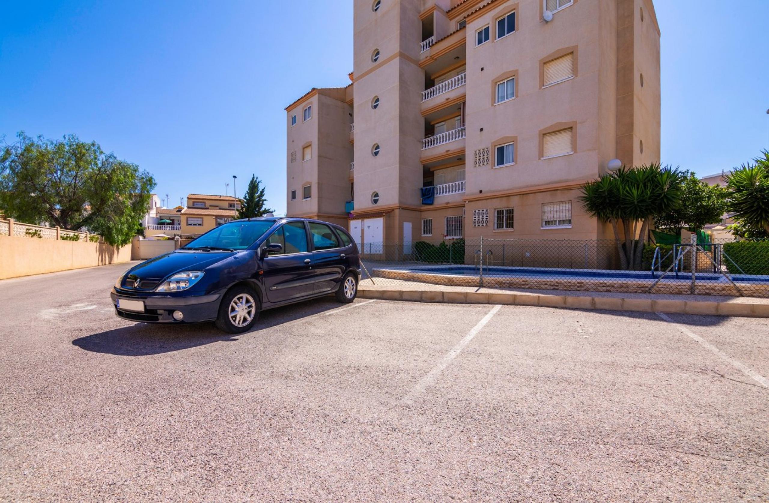 Appartement avec piscine et parking à côté de l'école et centre de santé