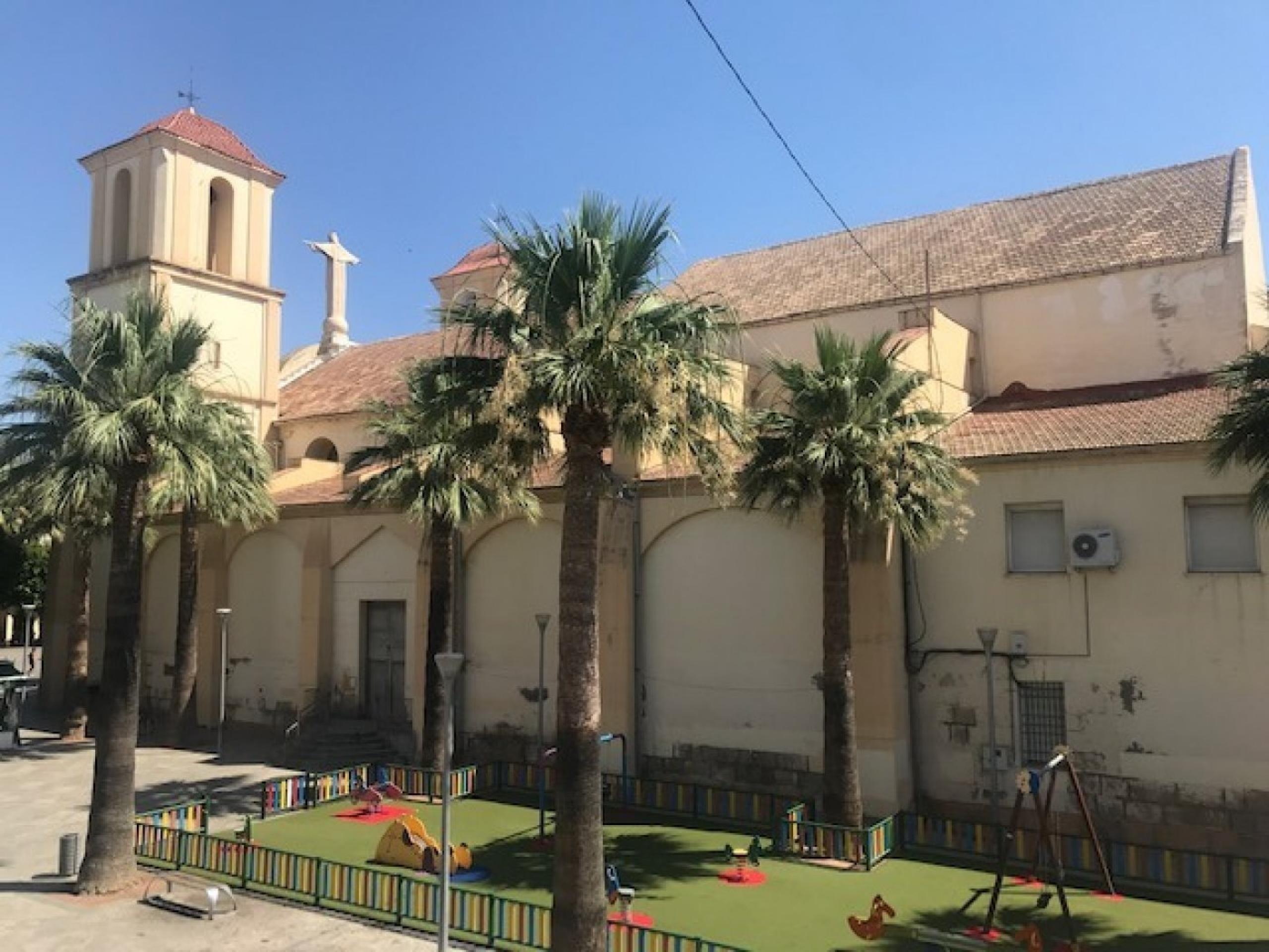 Grand plancher pour réformer l'église frontale 168 m2