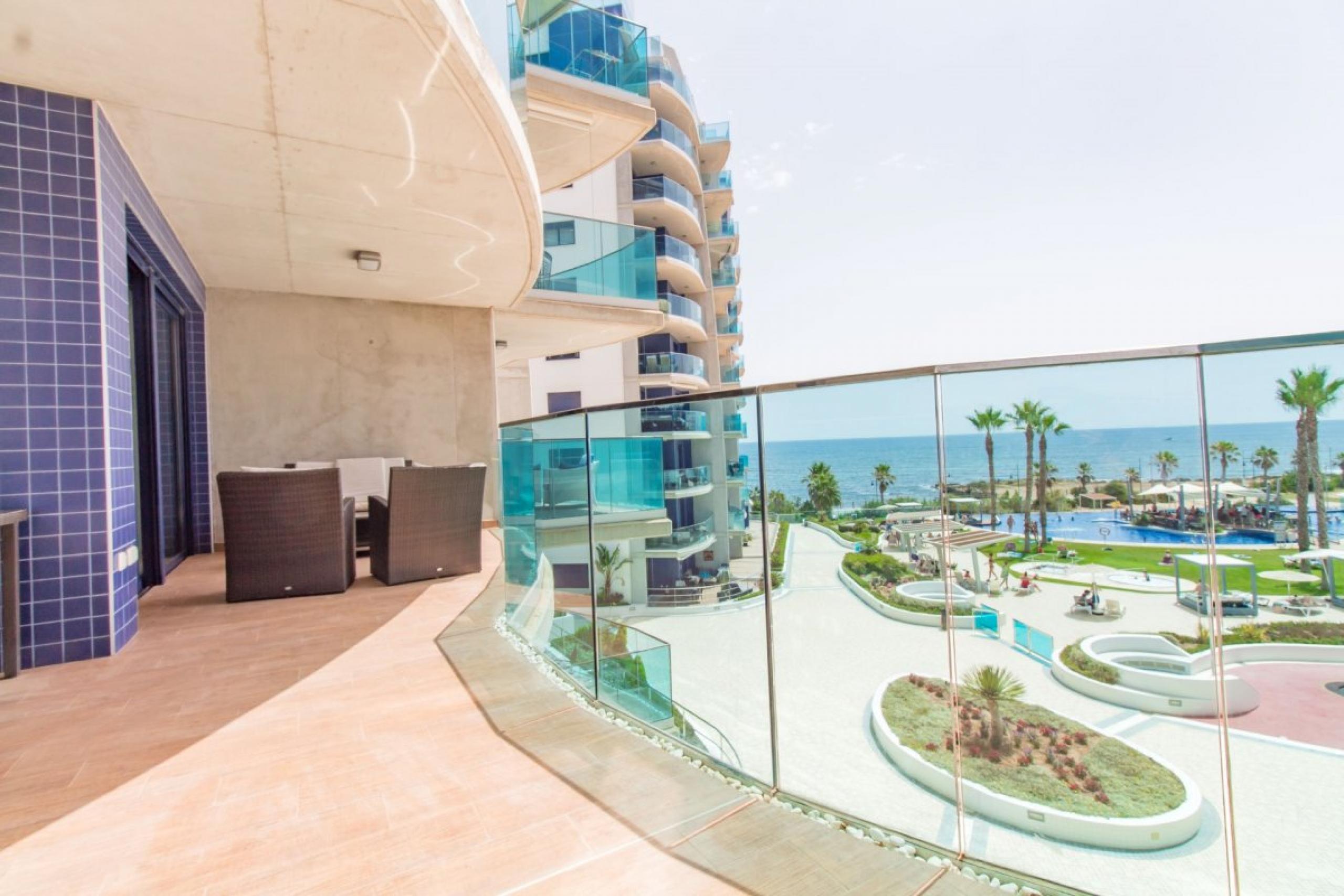 Superbe appartement de luxe en mer Sens (Punta Prima)