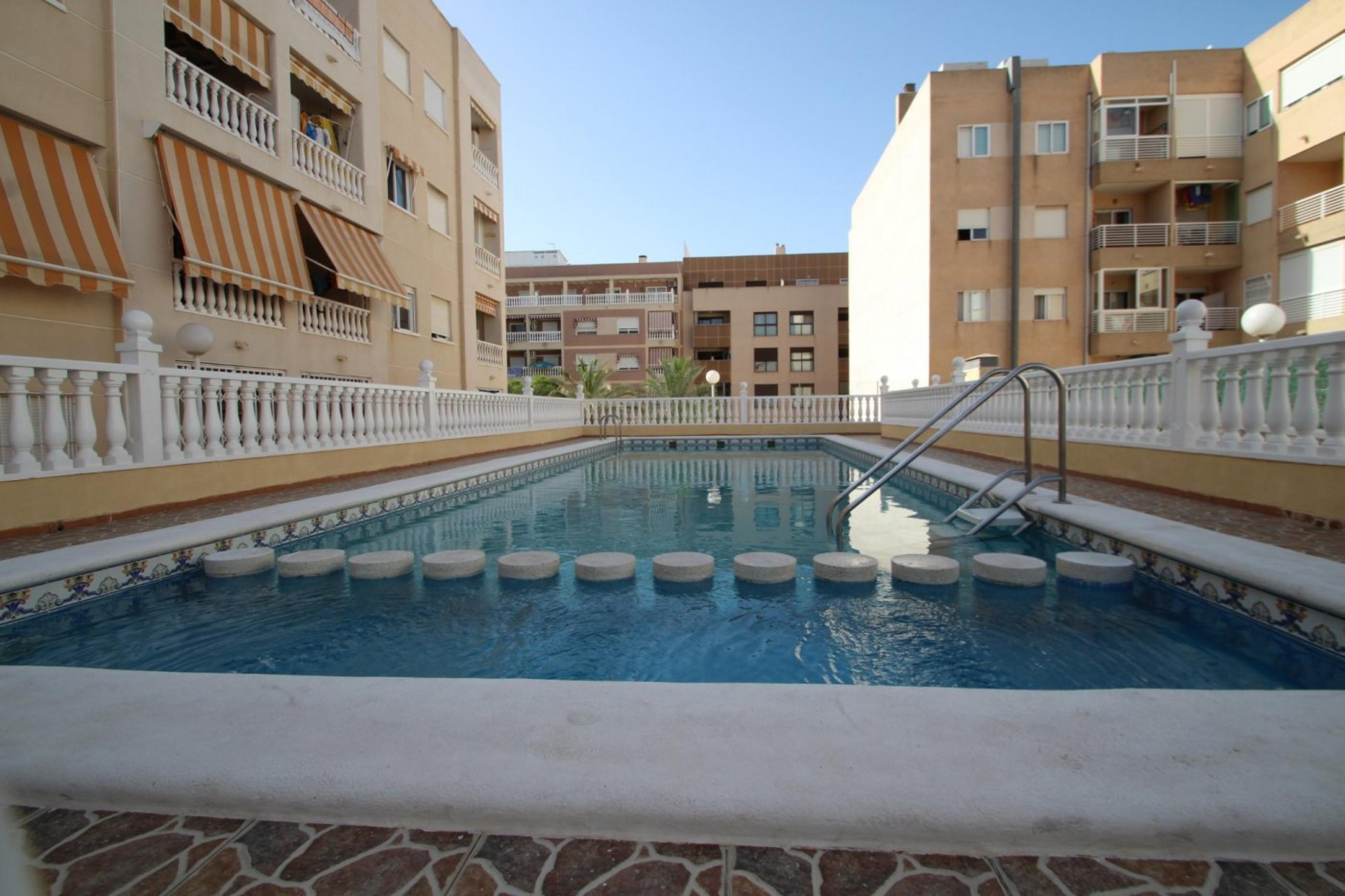 APPARTEMENT 2 CHAMBRES CÉLIQUE AVEC PISCINE COMMUNAL