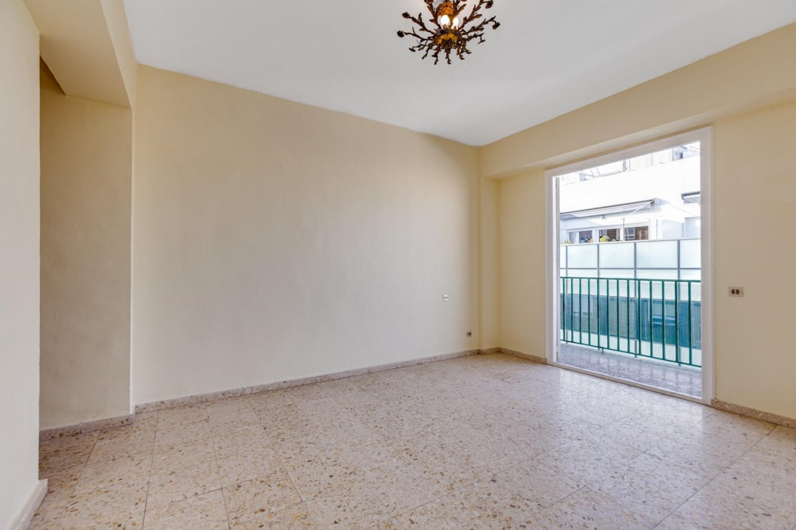 Appartement avec trois chambres à coucher + terrasse, au coeur de Torrevieja