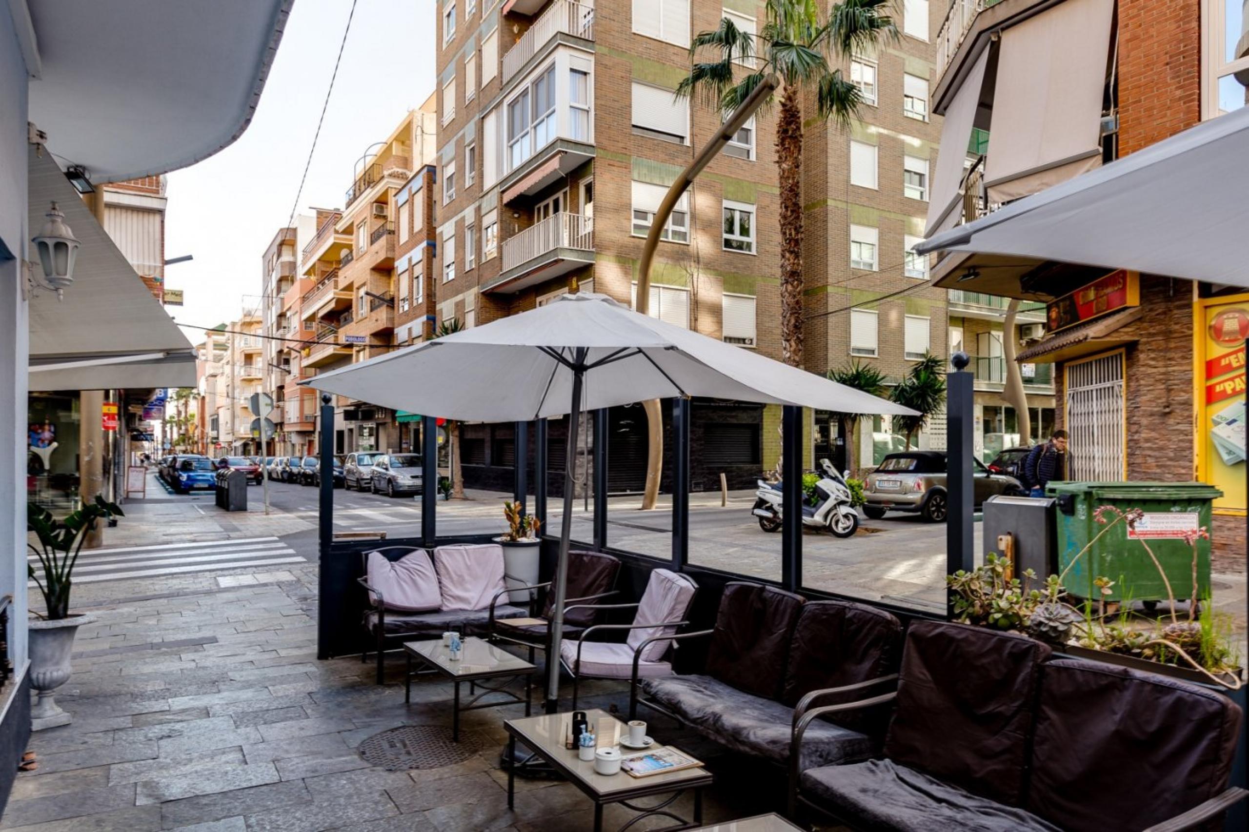 Appartement avec trois chambres à coucher + terrasse, au coeur de Torrevieja