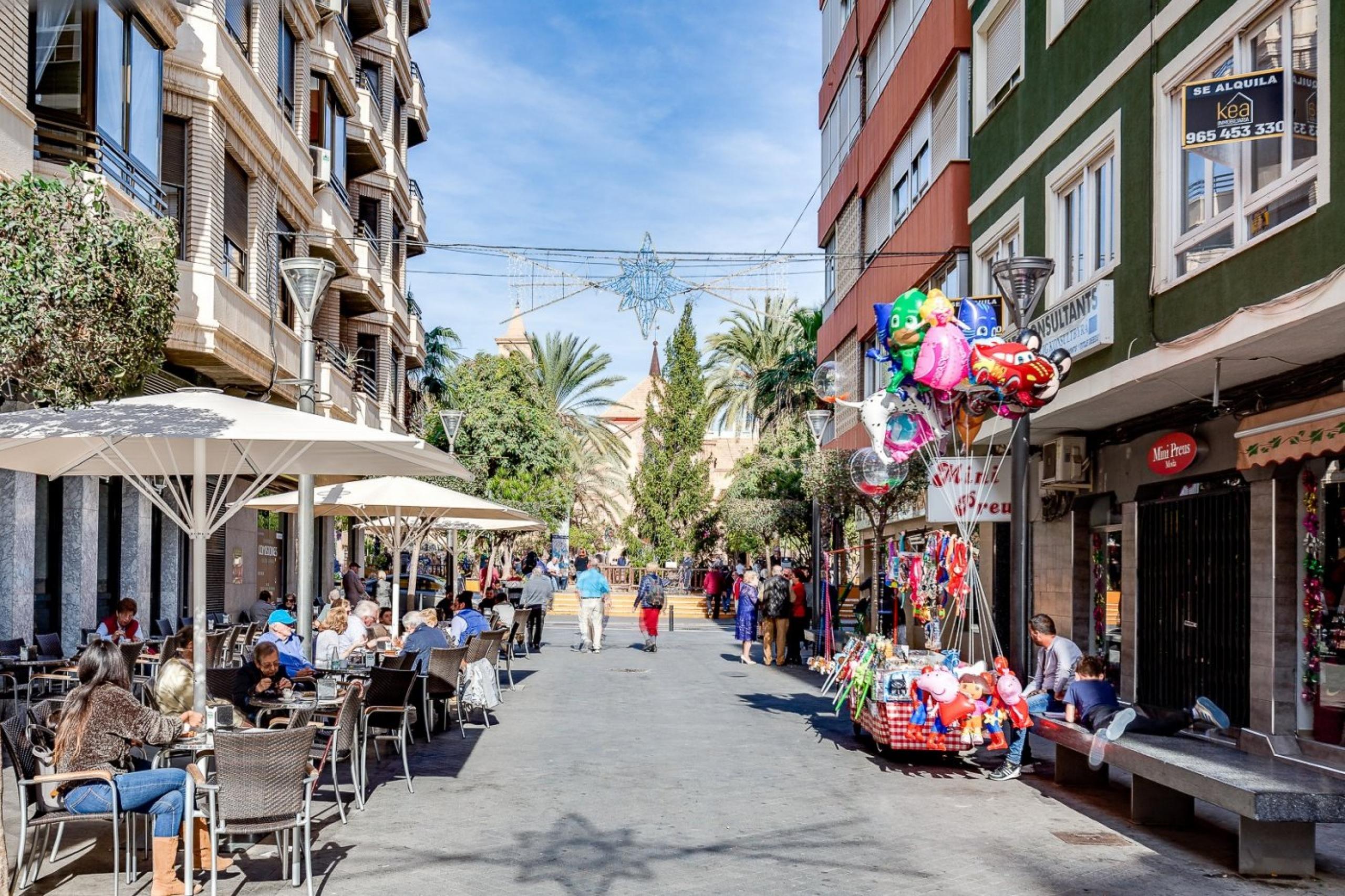 Appartement avec trois chambres à coucher + terrasse, au coeur de Torrevieja