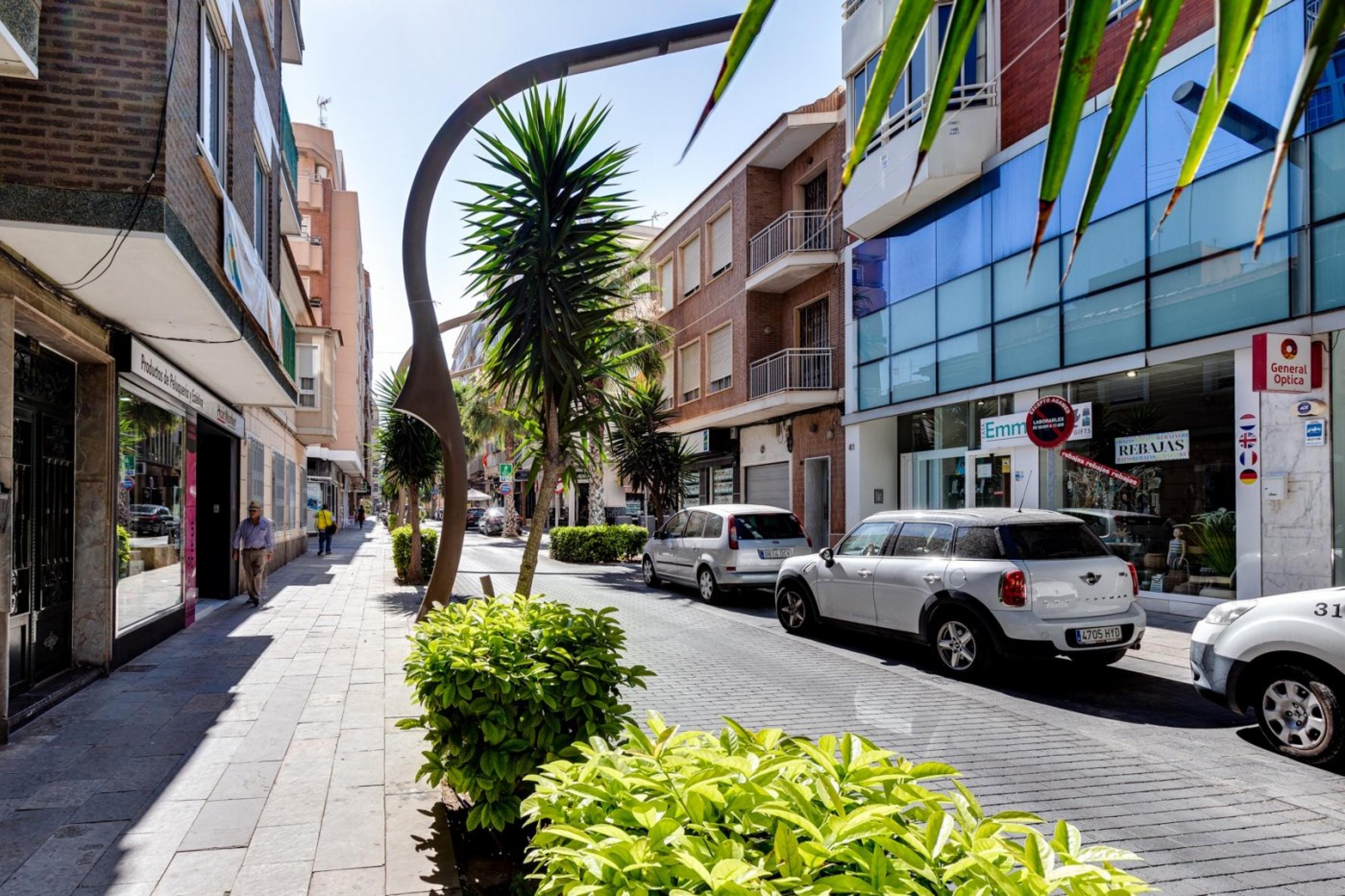 Appartement avec trois chambres à coucher + terrasse, au coeur de Torrevieja