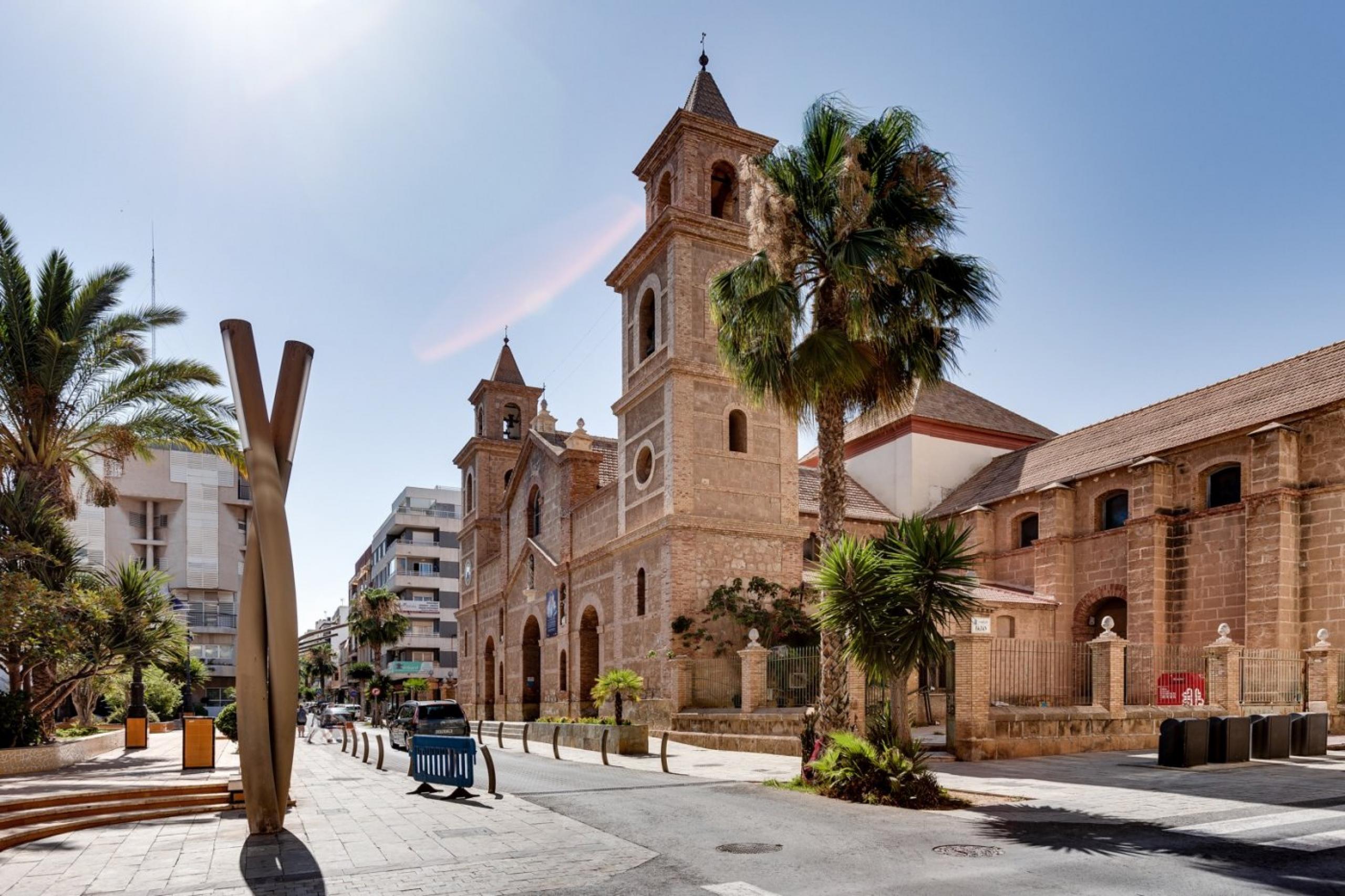 Appartement avec trois chambres à coucher + terrasse, au coeur de Torrevieja