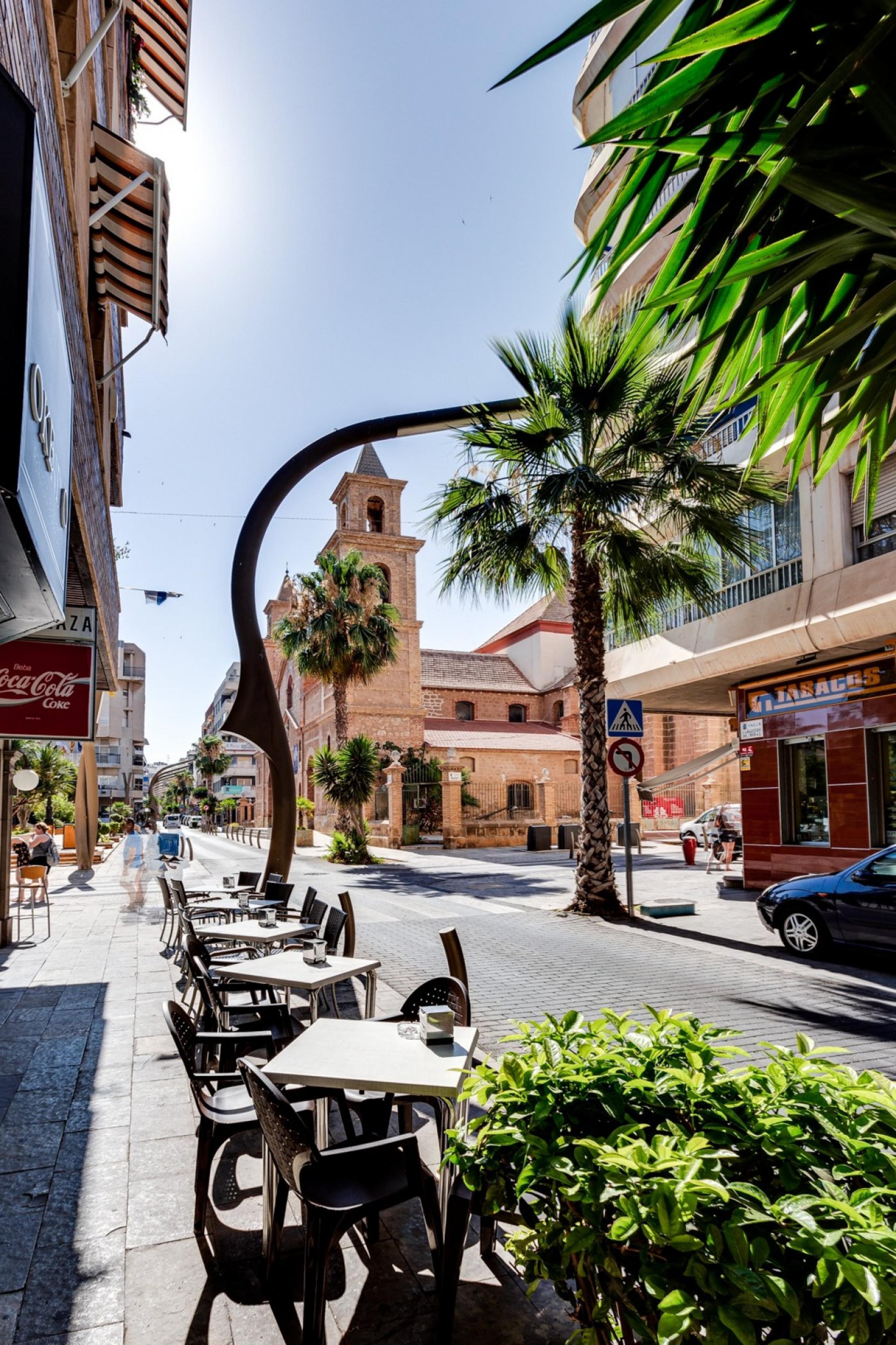 Appartement avec trois chambres à coucher + terrasse, au coeur de Torrevieja