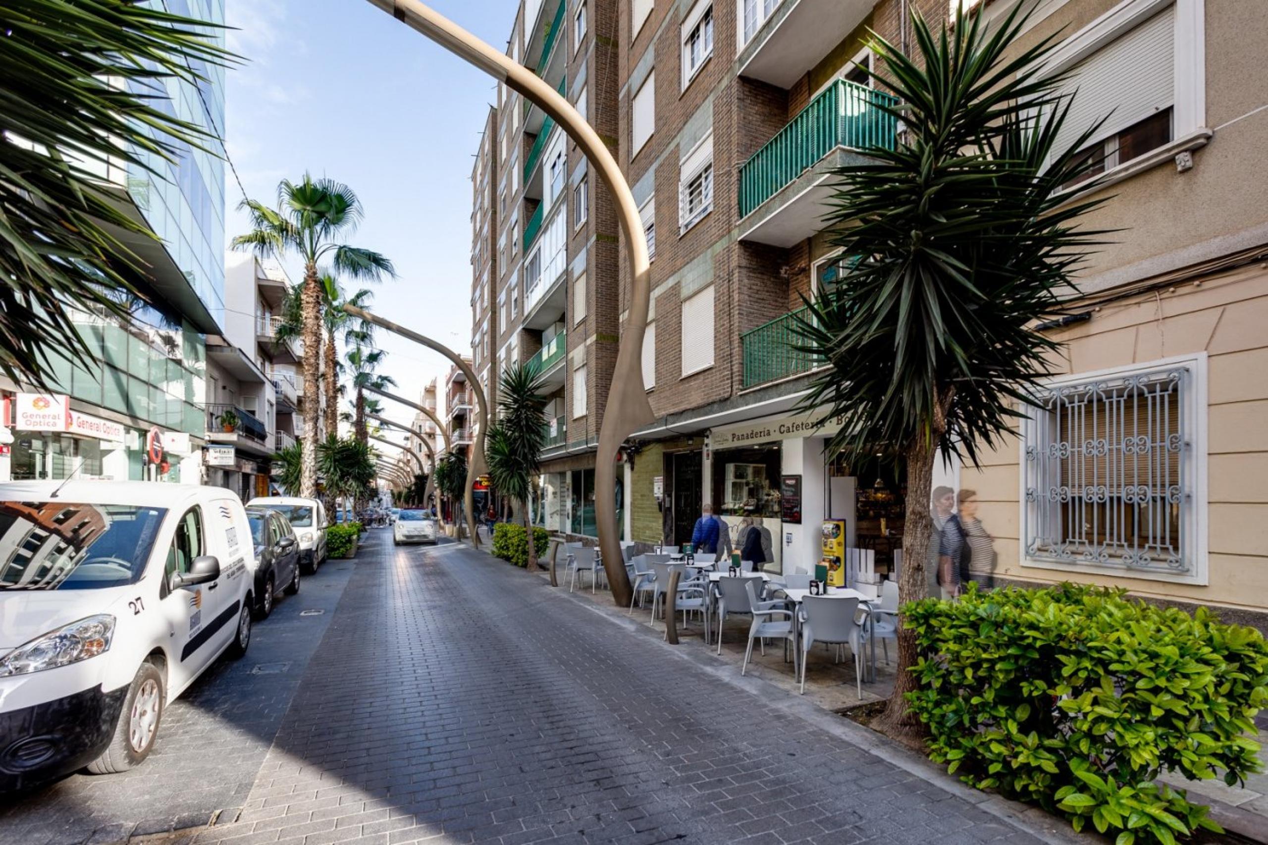 Appartement avec trois chambres à coucher + terrasse, au coeur de Torrevieja