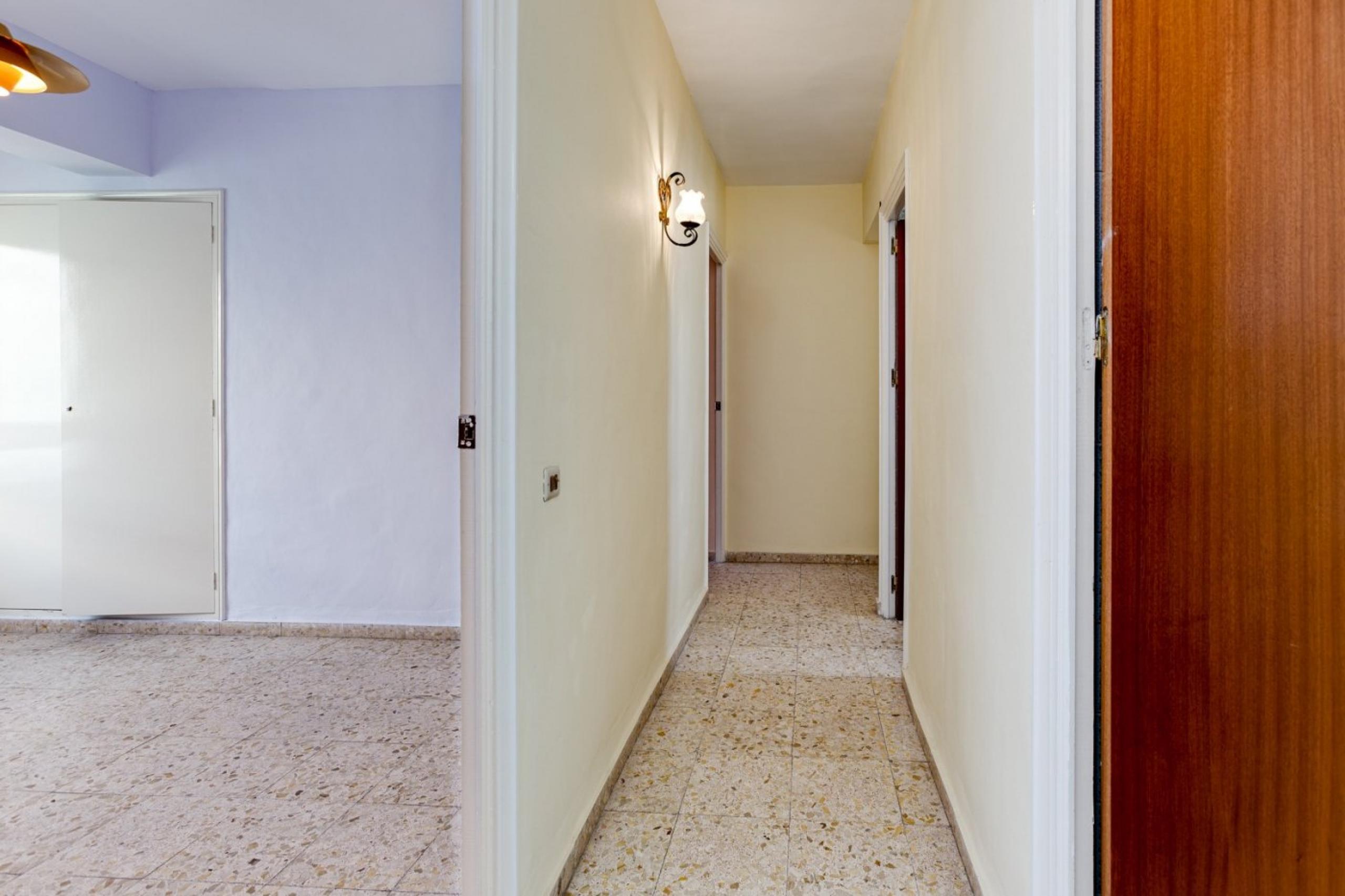 Appartement avec trois chambres à coucher + terrasse, au coeur de Torrevieja