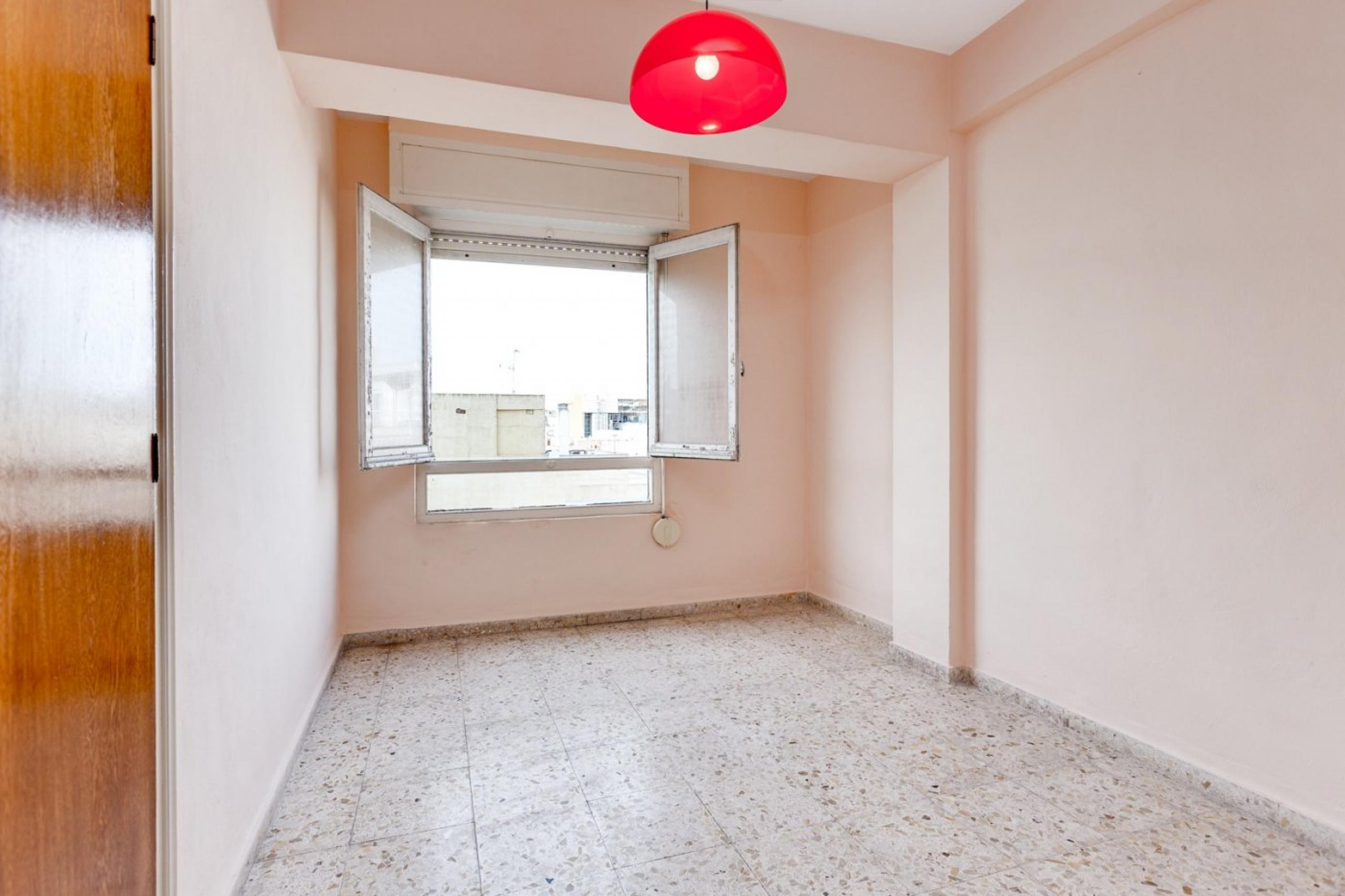 Appartement avec trois chambres à coucher + terrasse, au coeur de Torrevieja