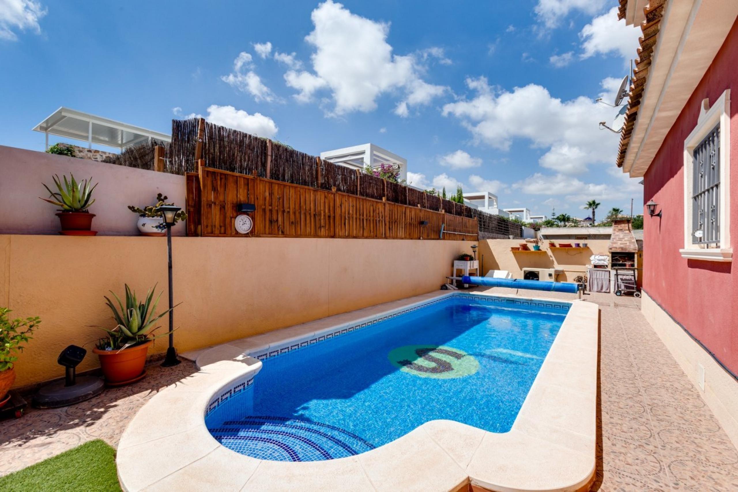 Chalet indépendant avec piscine privée à Campoamor, Orihuela Costa