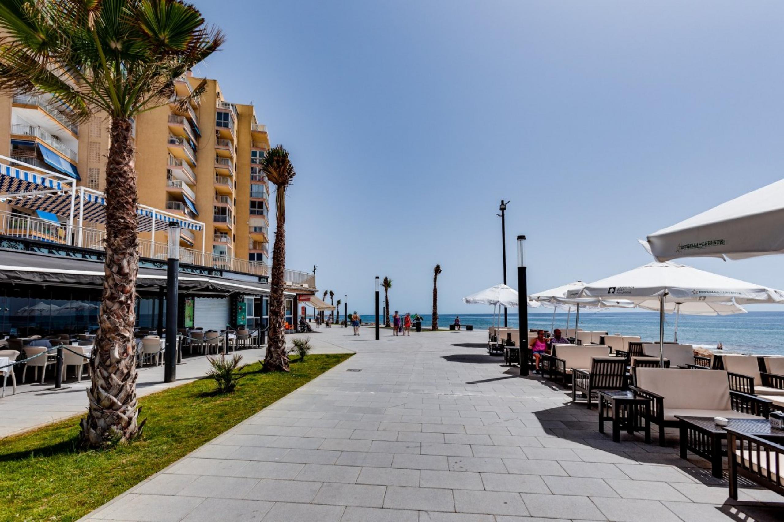 Vues de face à la plage