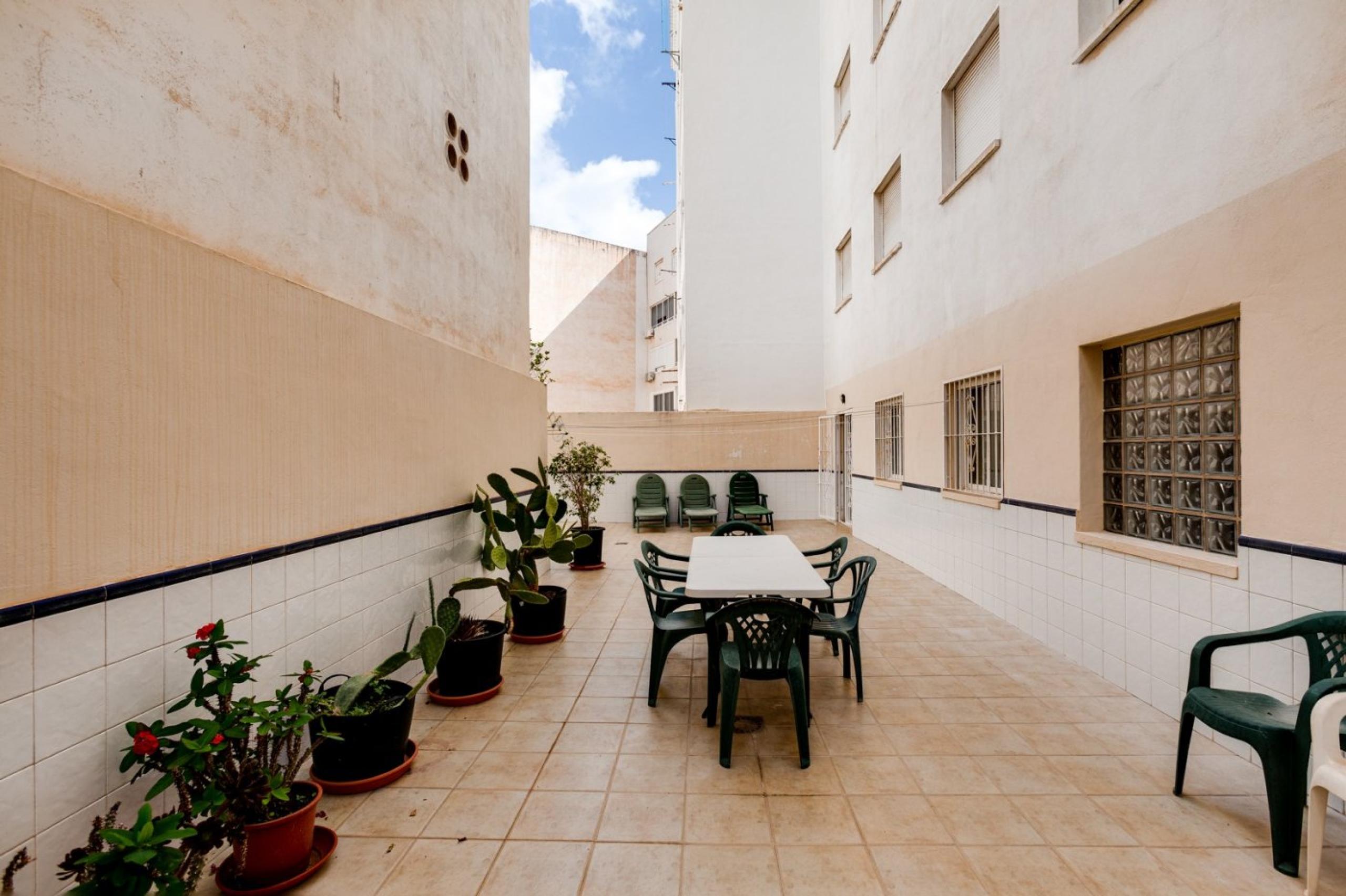 Â € 1 Lüse et vue sur la mer !! 80 m de patio + appartement de 3 chambres + 2 baÃ'os + terrasse, Torrevieja