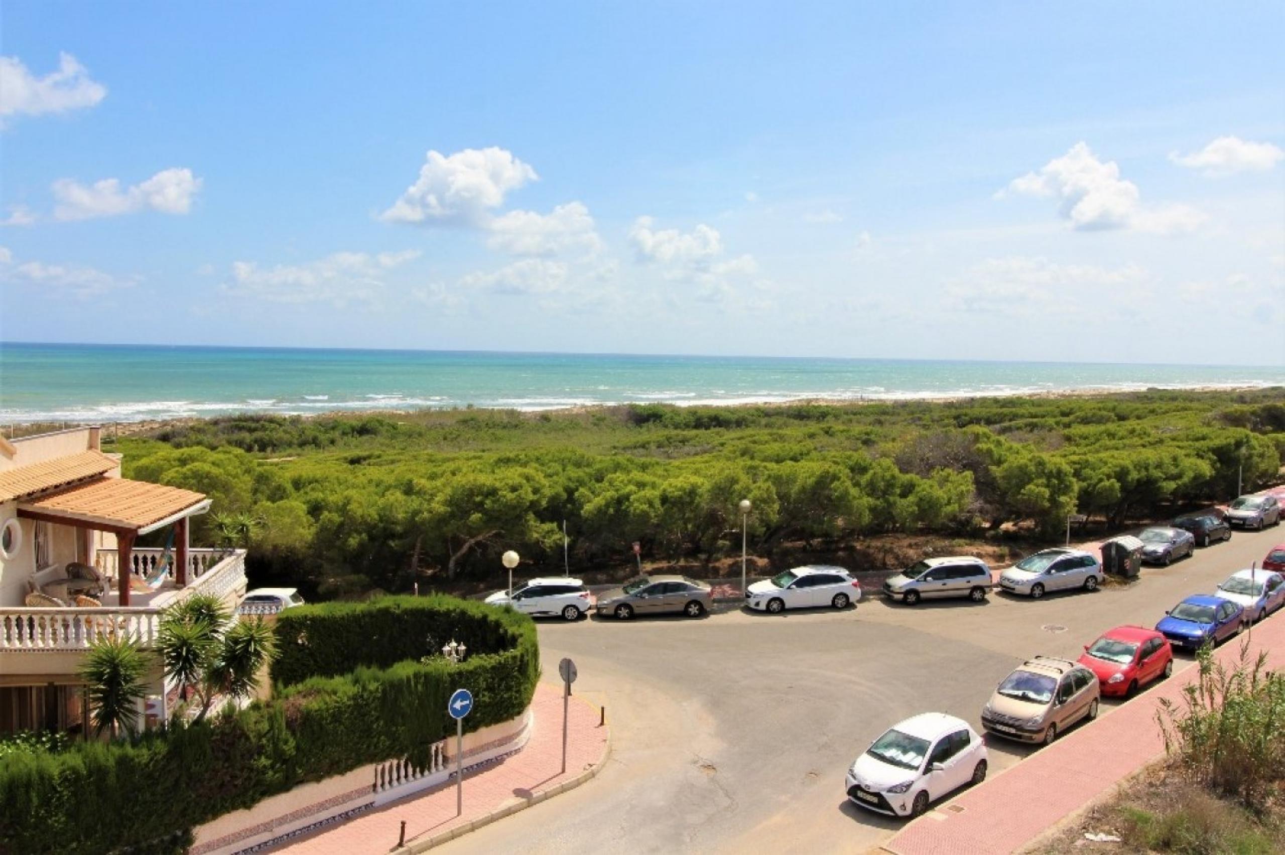 Villa de luxe à seulement 150 m de la plage de Moncayo à Guardamar