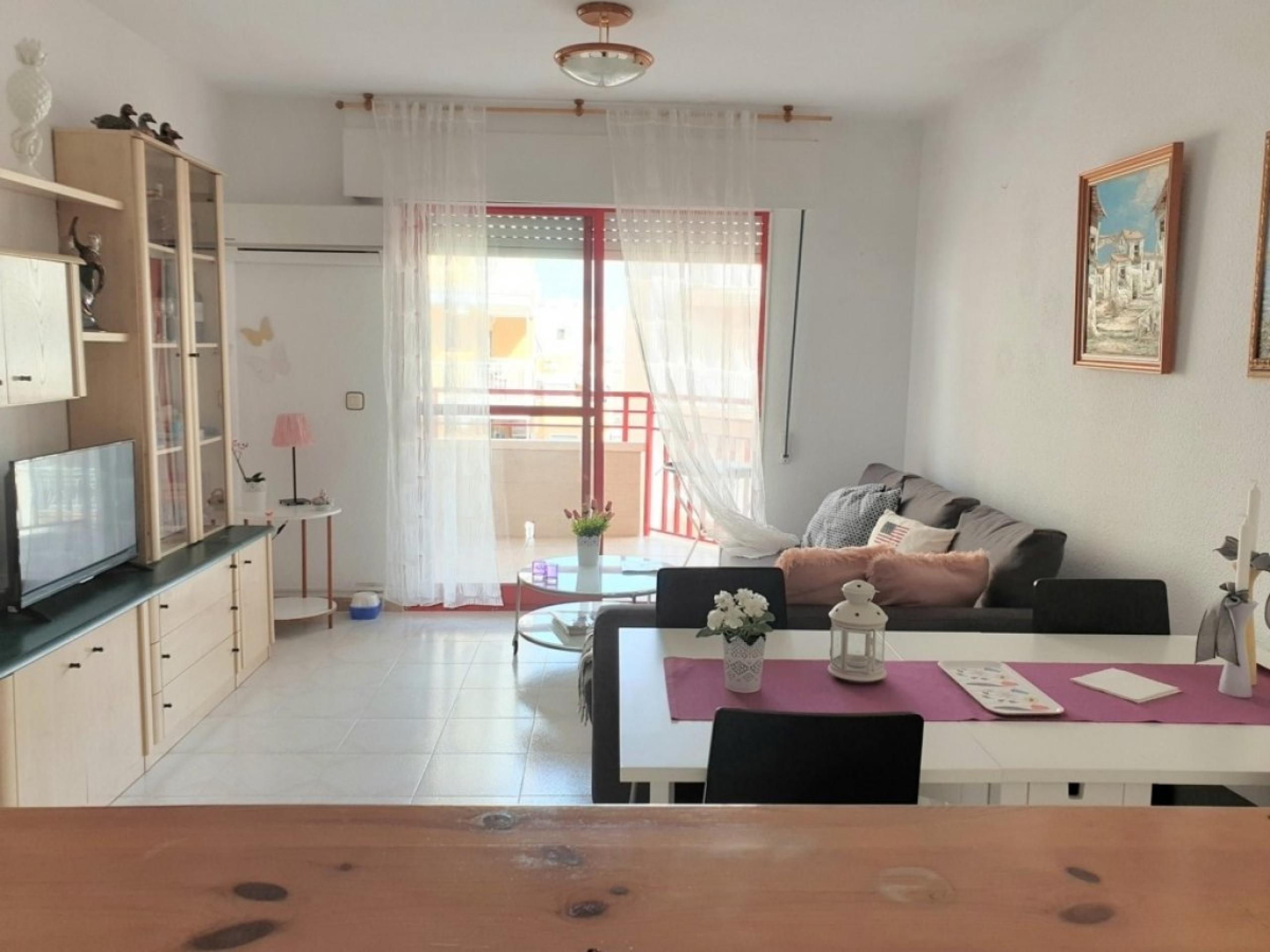 Appartement à côté de la plage de Cura, Piscine communautaire