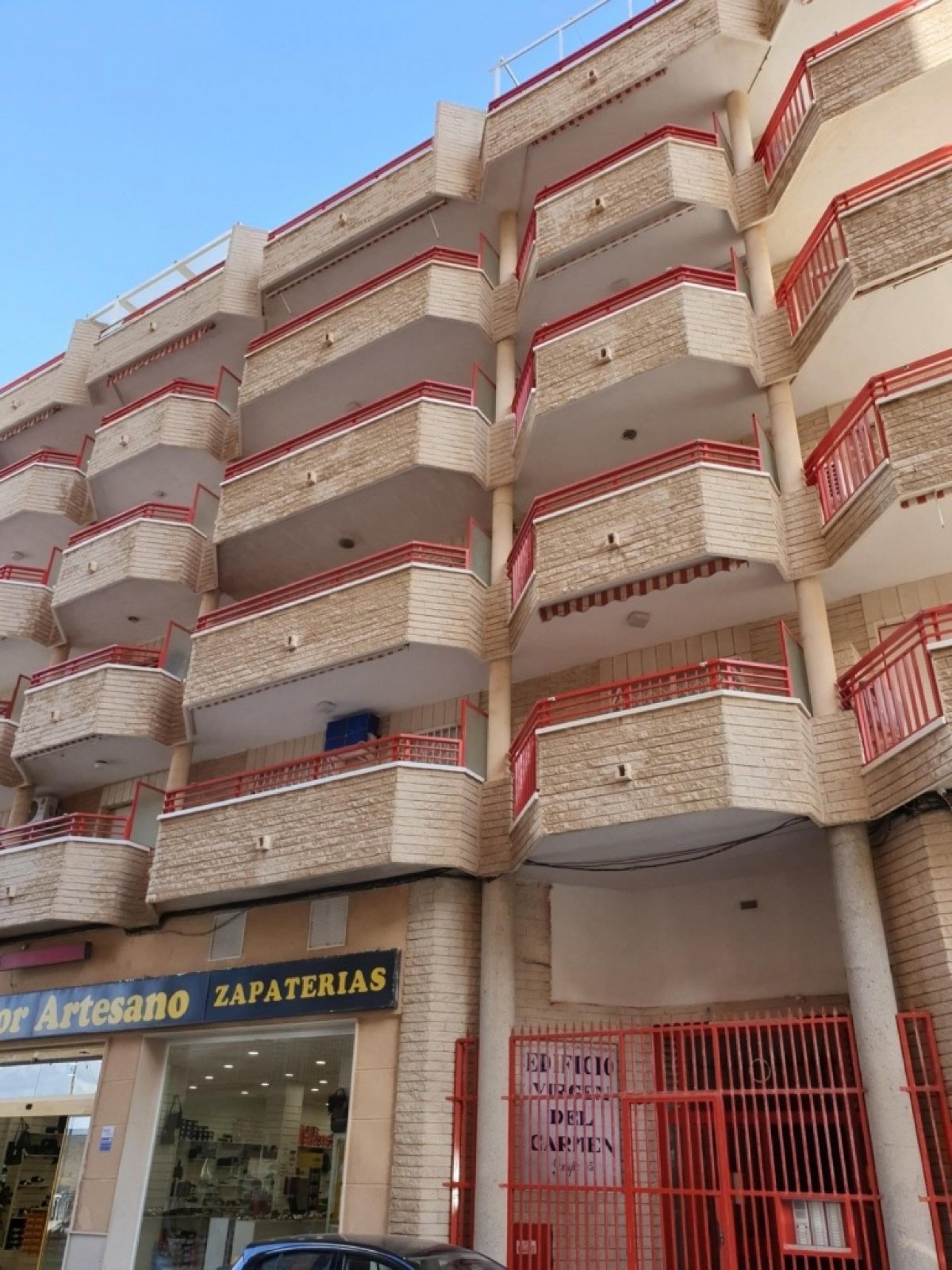 Appartement à côté de la plage de Cura, Piscine communautaire