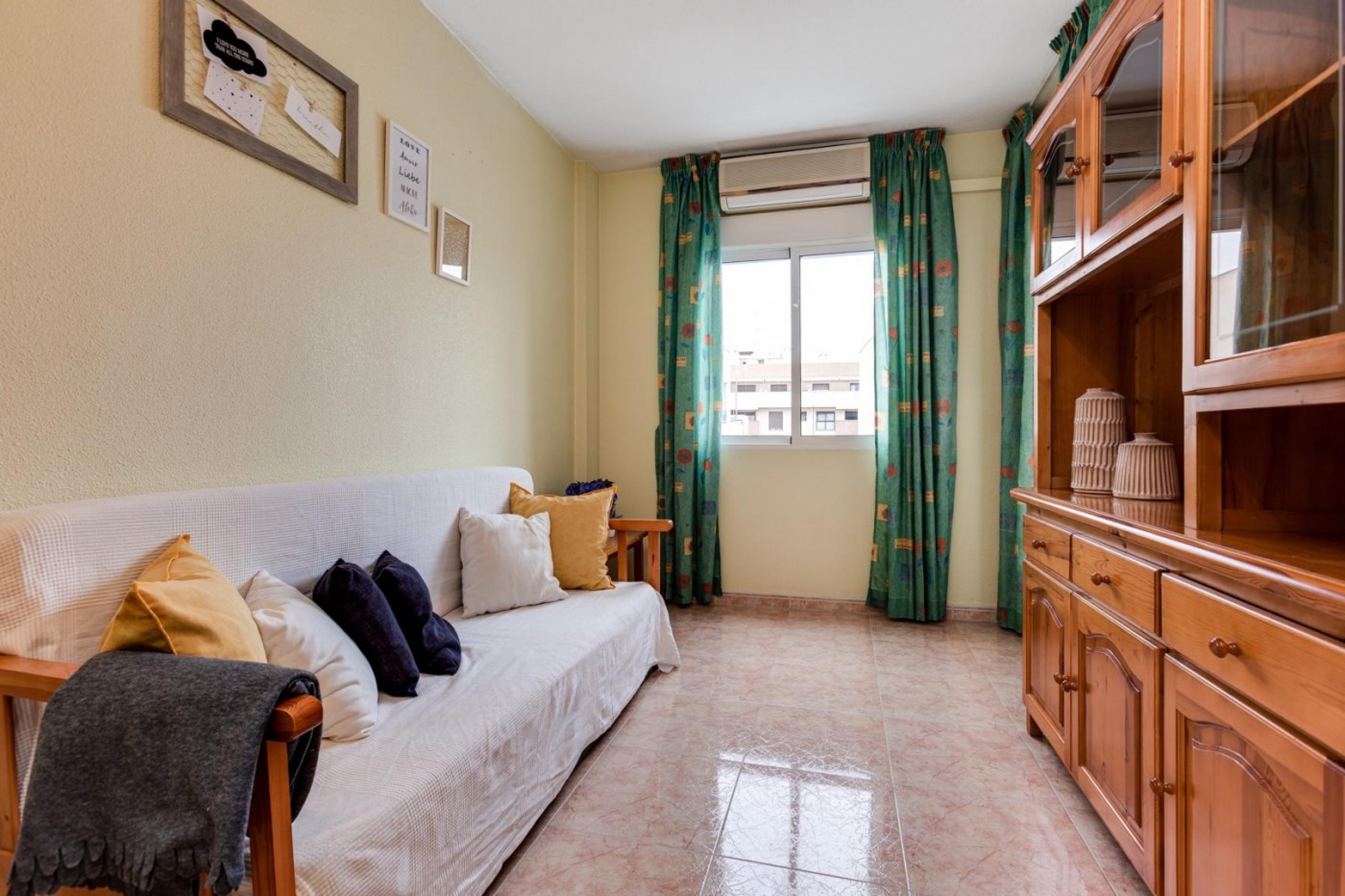 Appartement 1 chambre avec piscine communautaire dans le centre de Torrevieja