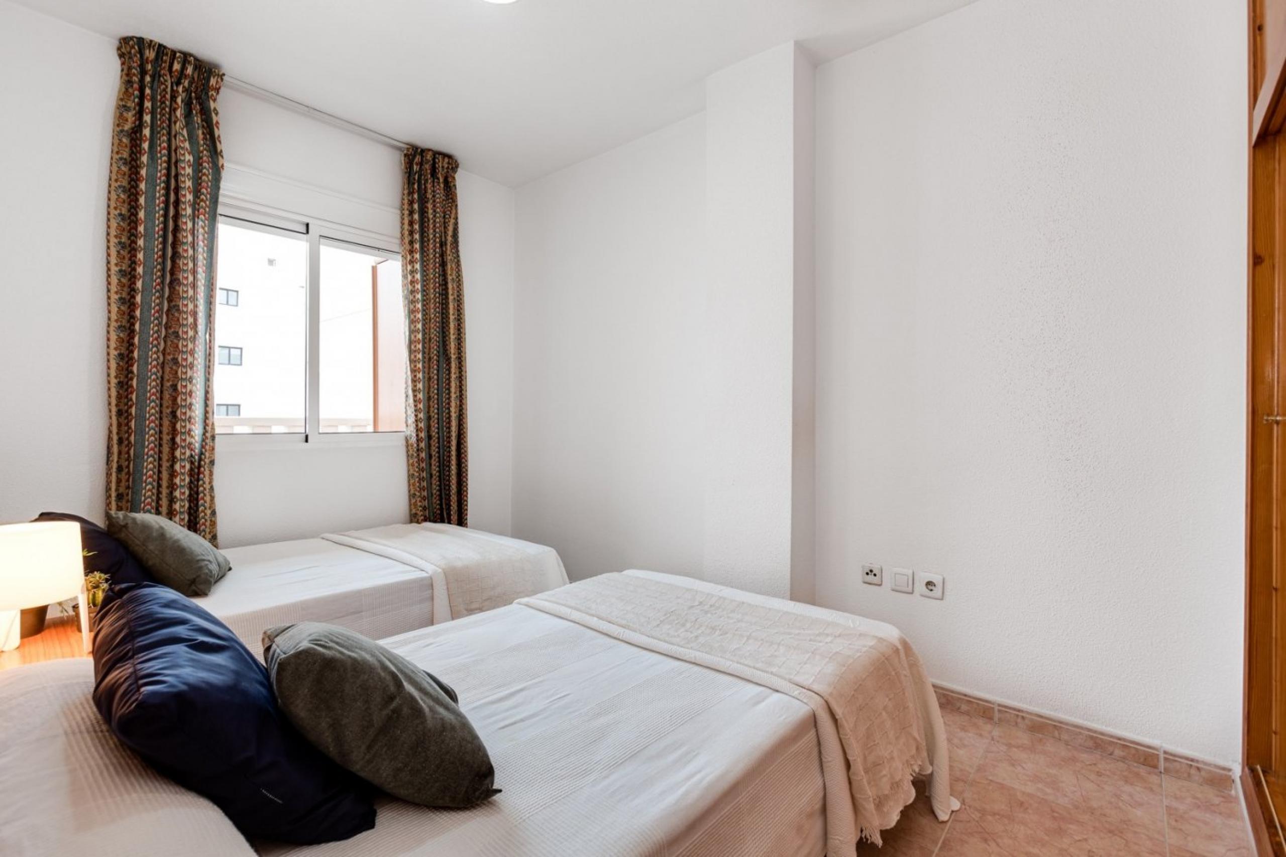 Appartement 1 chambre avec piscine communautaire dans le centre de Torrevieja