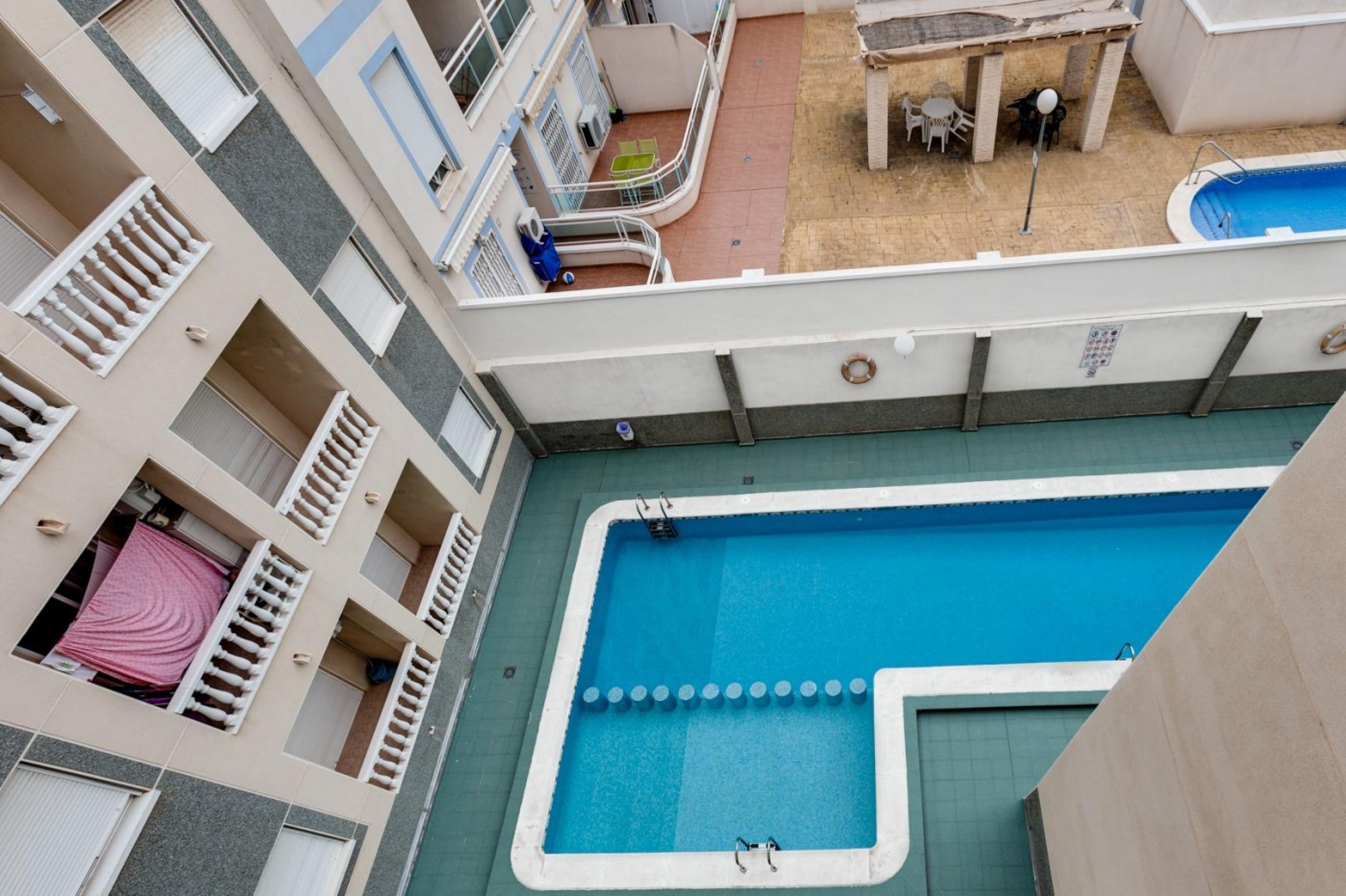 Appartement 1 chambre avec piscine communautaire dans le centre de Torrevieja