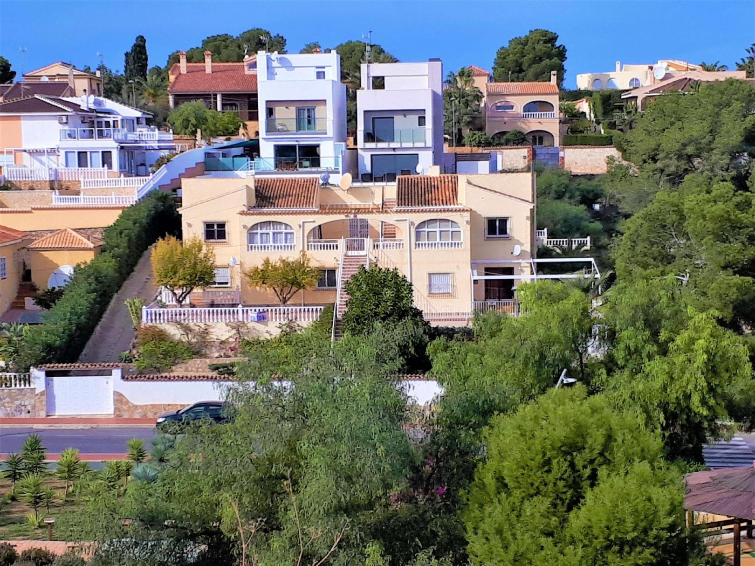 Chalet sur les balcons. 8 chambres et 8 baÃ'os