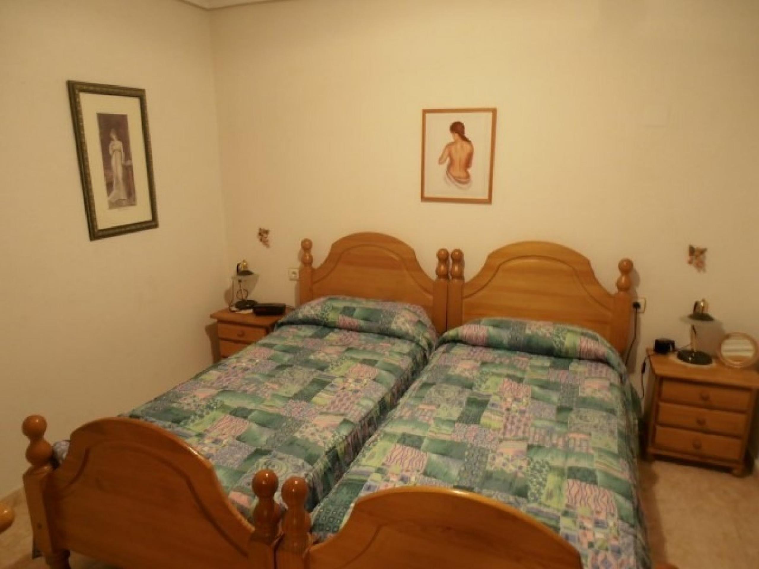 Appartement au premier étage à seulement 8 minutes à pied du port de Torrevieja avec 1 chambre double