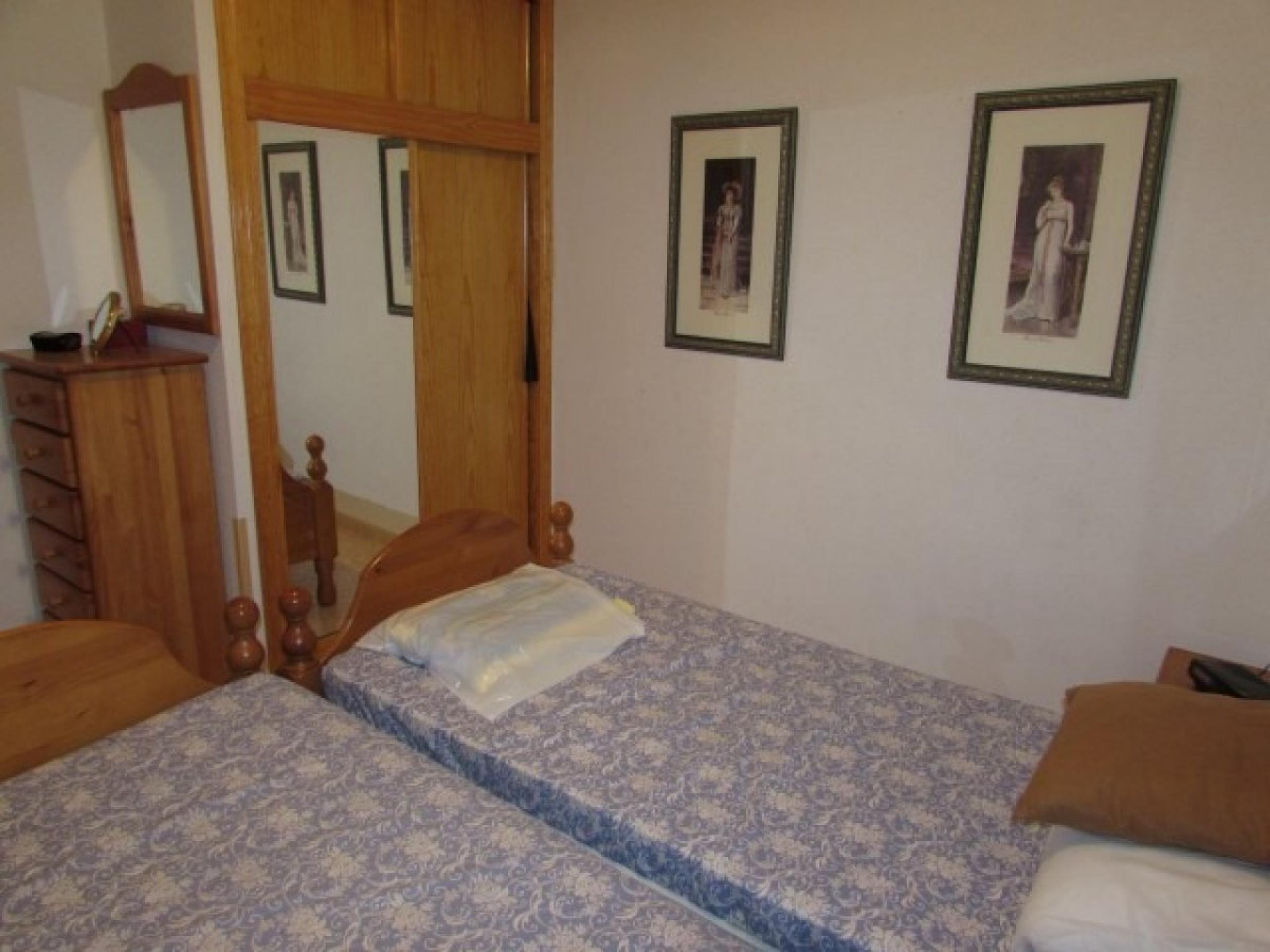 Appartement au premier étage à seulement 8 minutes à pied du port de Torrevieja avec 1 chambre double