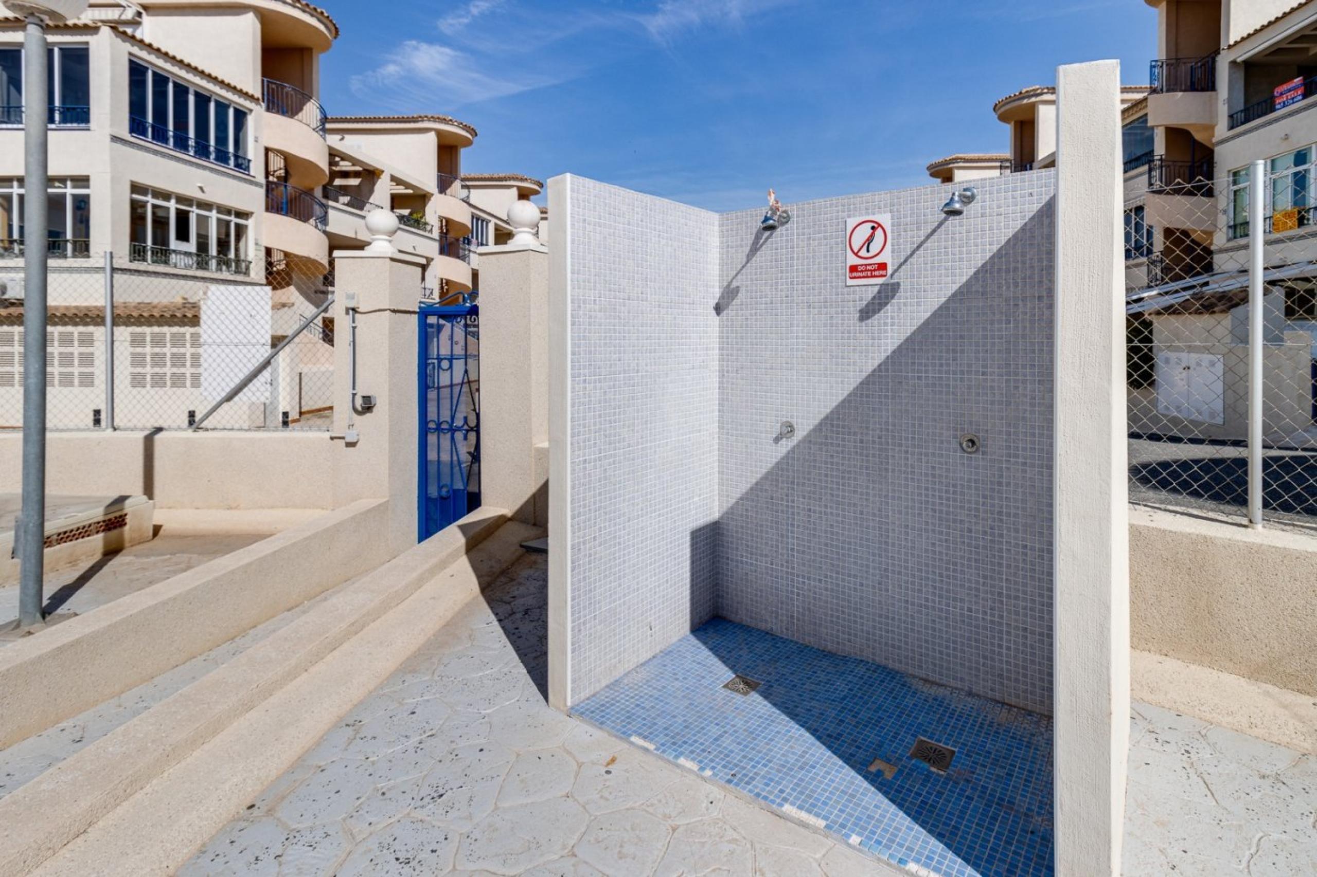 Beau bungalow au dernier étage avec grande terrasse sud + solarium de 30 m²