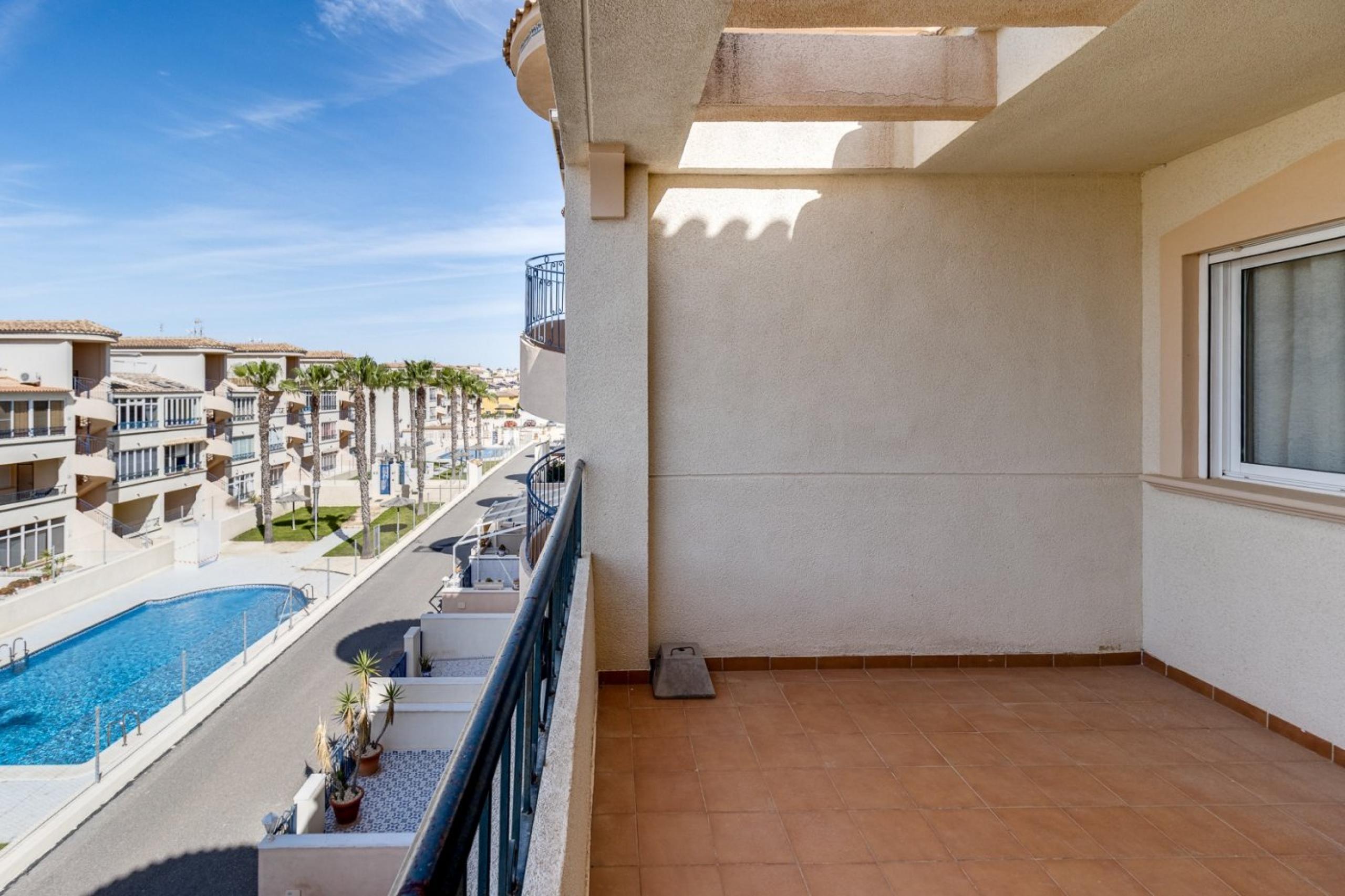 Beau bungalow au dernier étage avec grande terrasse sud + solarium de 30 m²