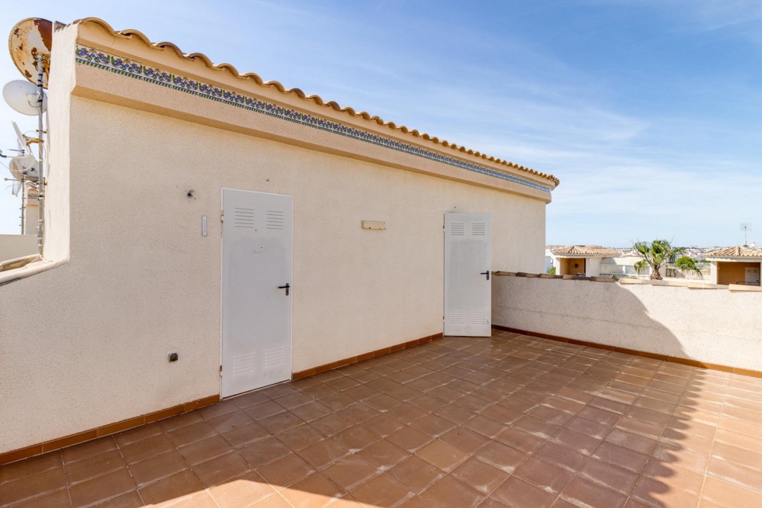 Beau bungalow au dernier étage avec grande terrasse sud + solarium de 30 m²