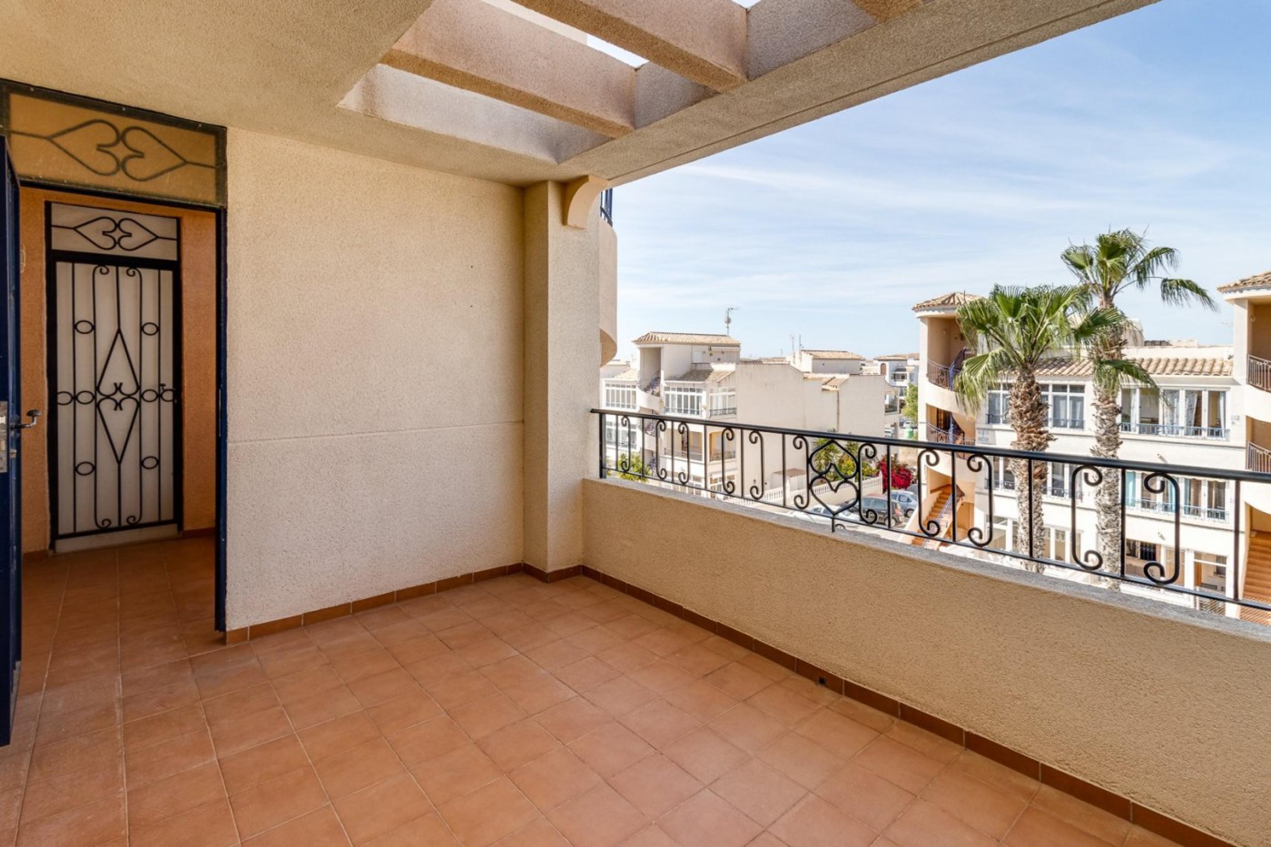 Beau bungalow au dernier étage avec grande terrasse sud + solarium de 30 m²