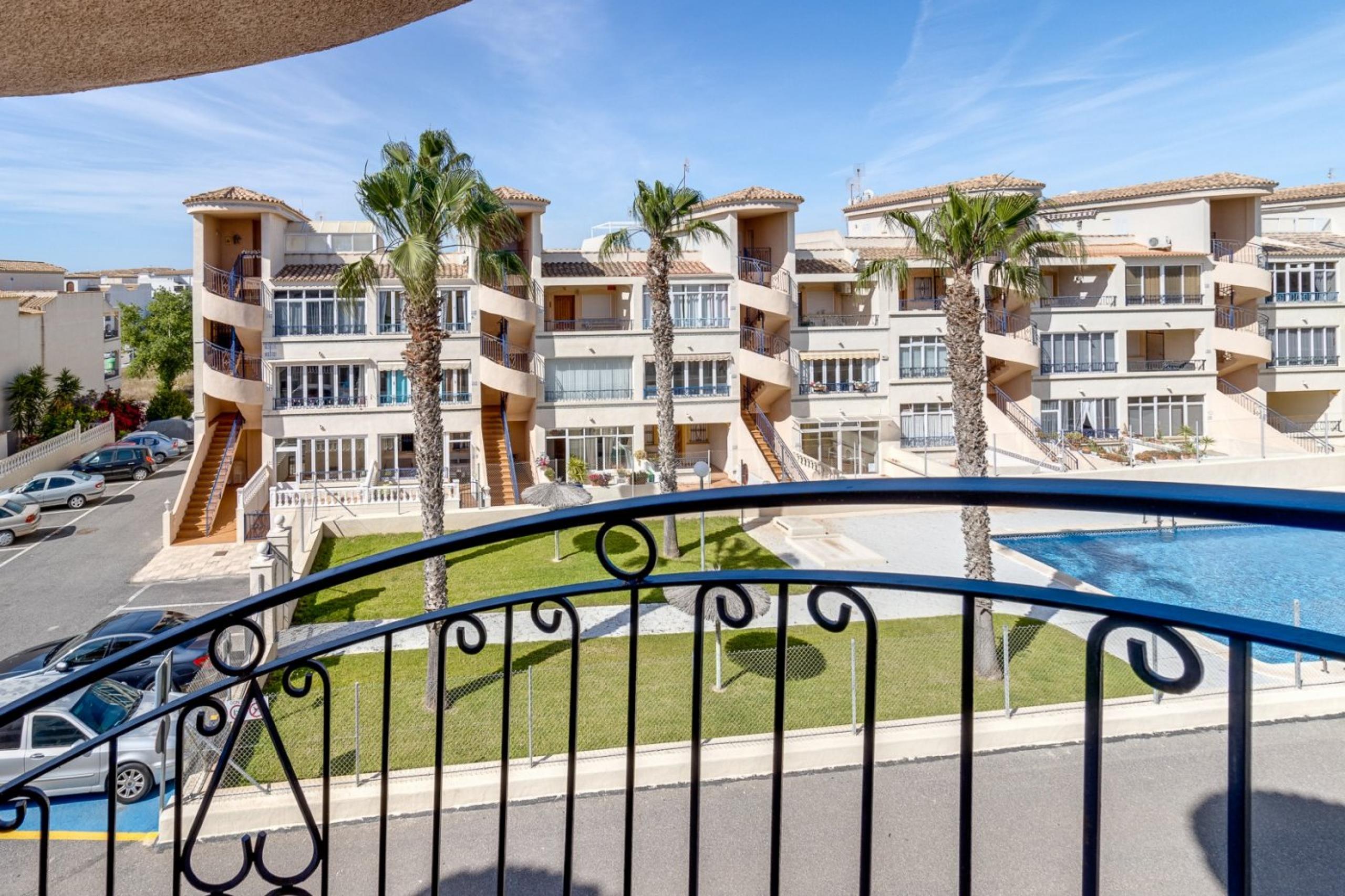 Beau bungalow au dernier étage avec grande terrasse sud + solarium de 30 m²