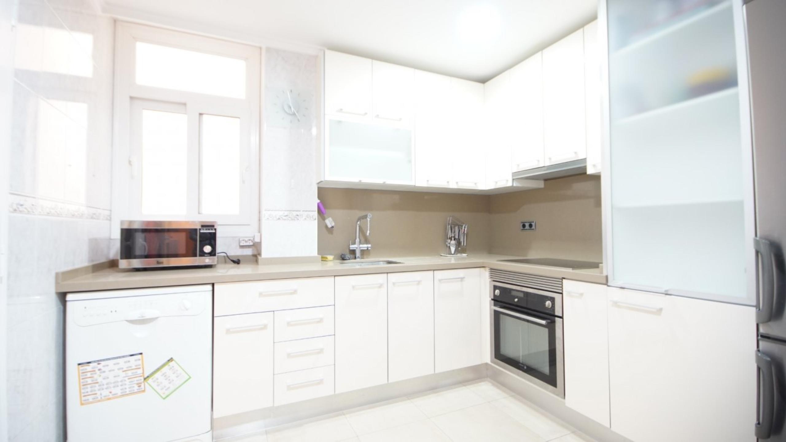 Grand appartement rénové dans le centre de Torrevieja.