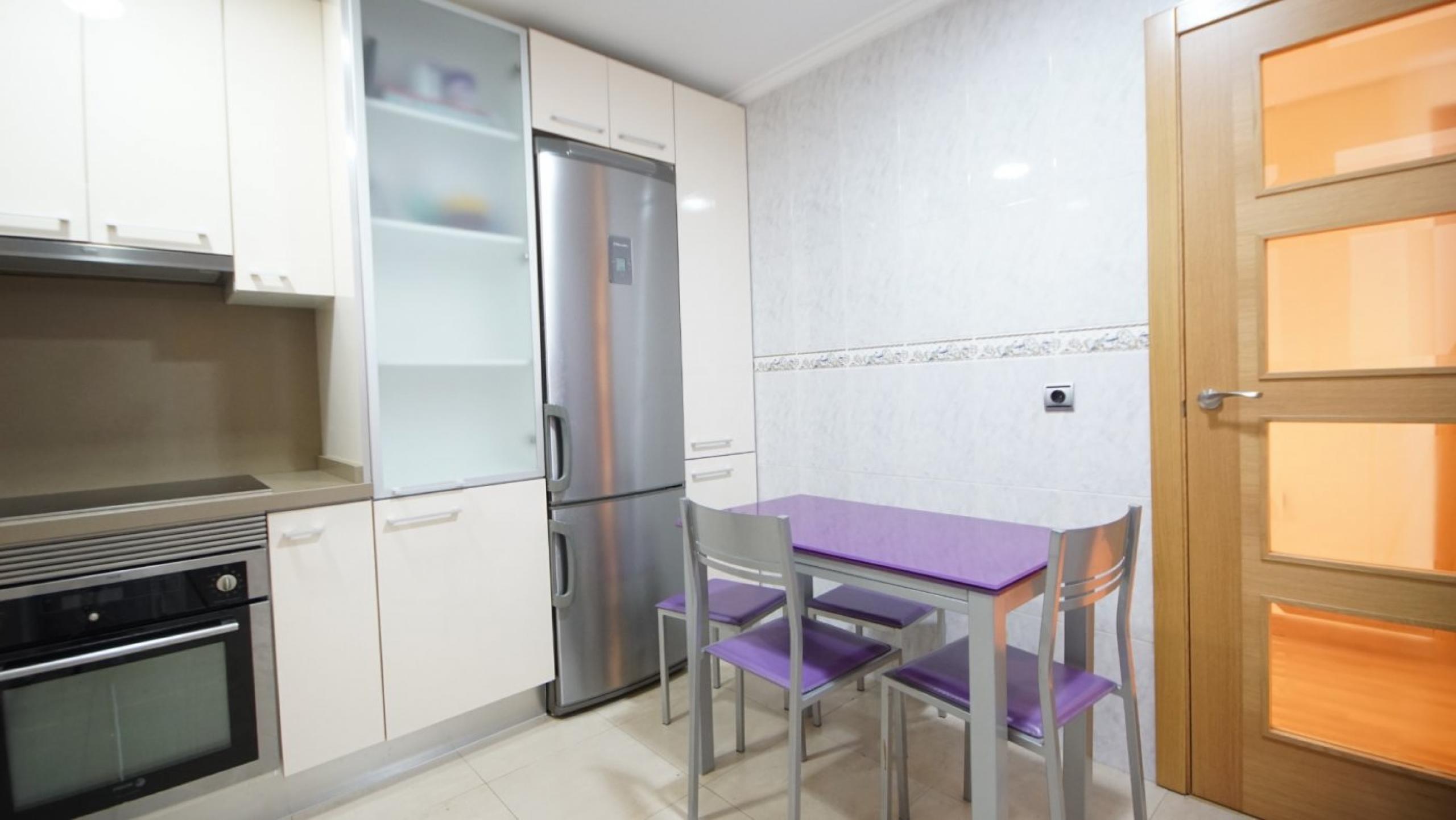 Grand appartement rénové dans le centre de Torrevieja.